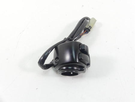 2011 Harley VRSCF Muscle Rod Left Hand Blinker Control Switch - Read 71682-06A {{ shop.shopifyCountryName }} - Mototech271