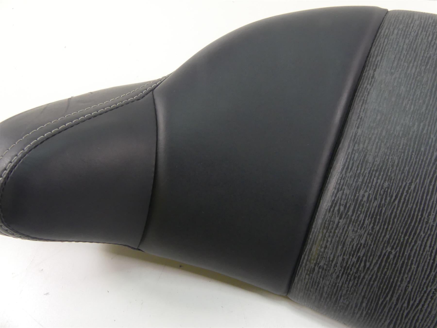 2009 Harley FLHTCU SE4 CVO E-Glide Rear Passenger Backrest - Read 52186-09 {{ shop.shopifyCountryName }} - Mototech271