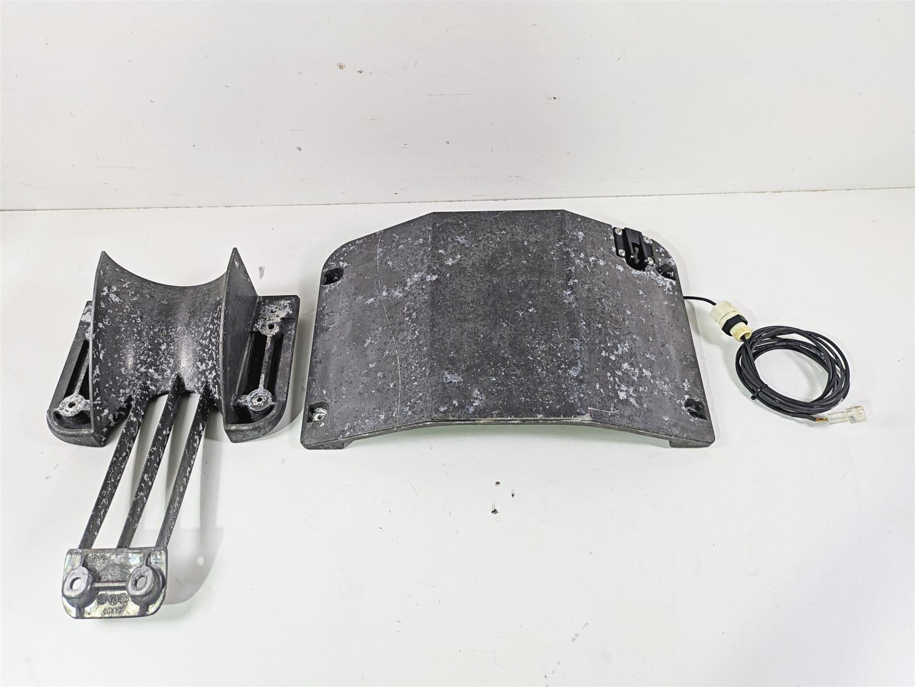 2019 Yamaha VX Cruiser HO 1800 Skid Plate Speed Sensor Set F2W-U273B-00-00 {{ shop.shopifyCountryName }} - Mototech271
