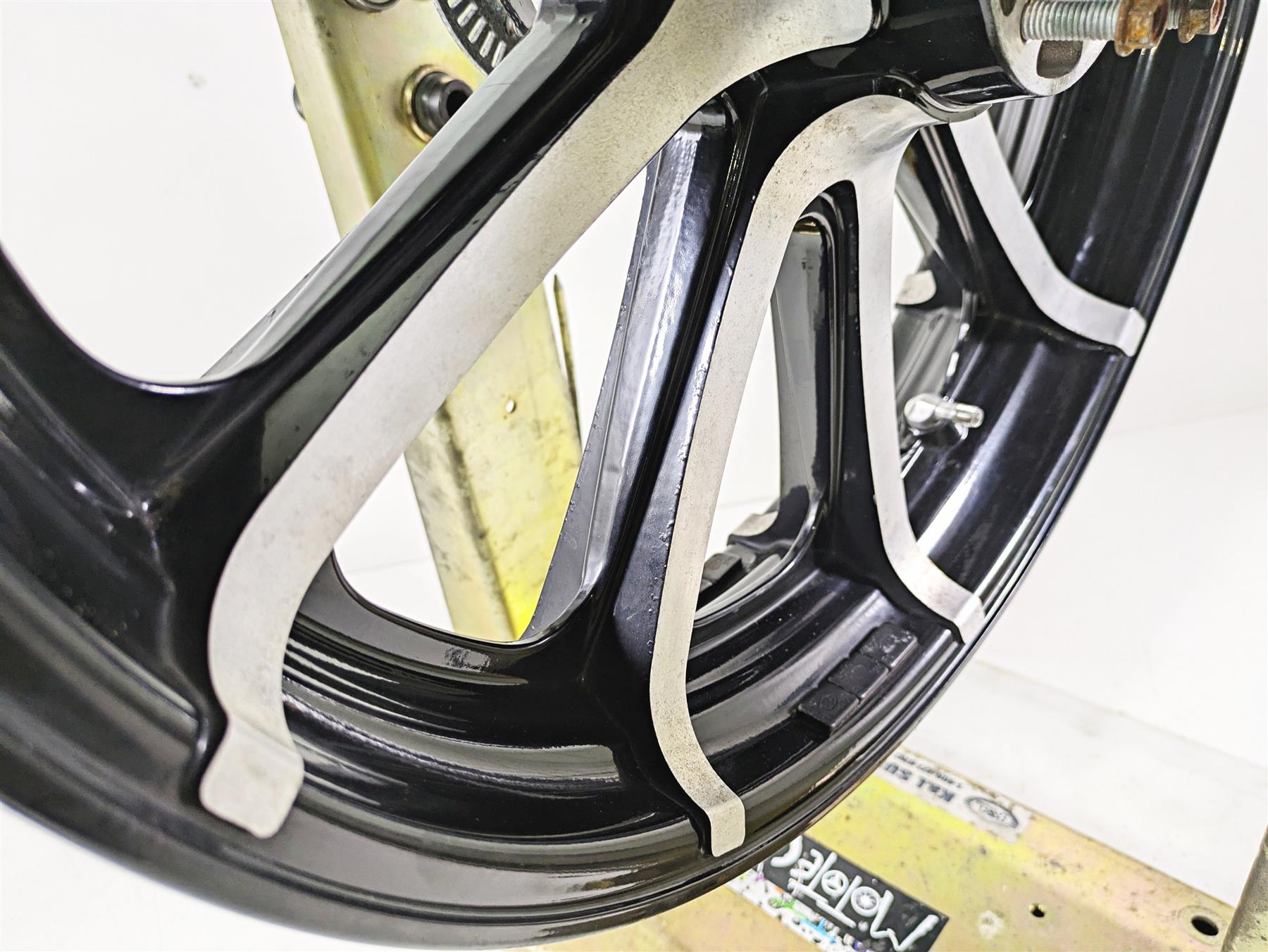 2018 Indian Chieftain Limited Straight Front Wheel Rim 19x3.5 1523059 {{ shop.shopifyCountryName }} - Mototech271