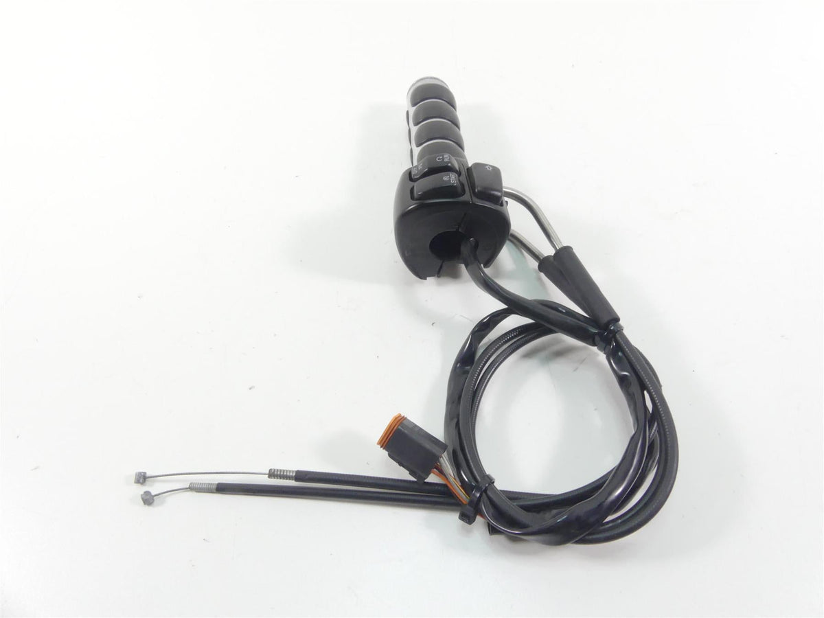 2006 Harley VRSCD Night Rod Right Hand Control Switch + Throttle Grips 71684-06A {{ shop.shopifyCountryName }} - Mototech271