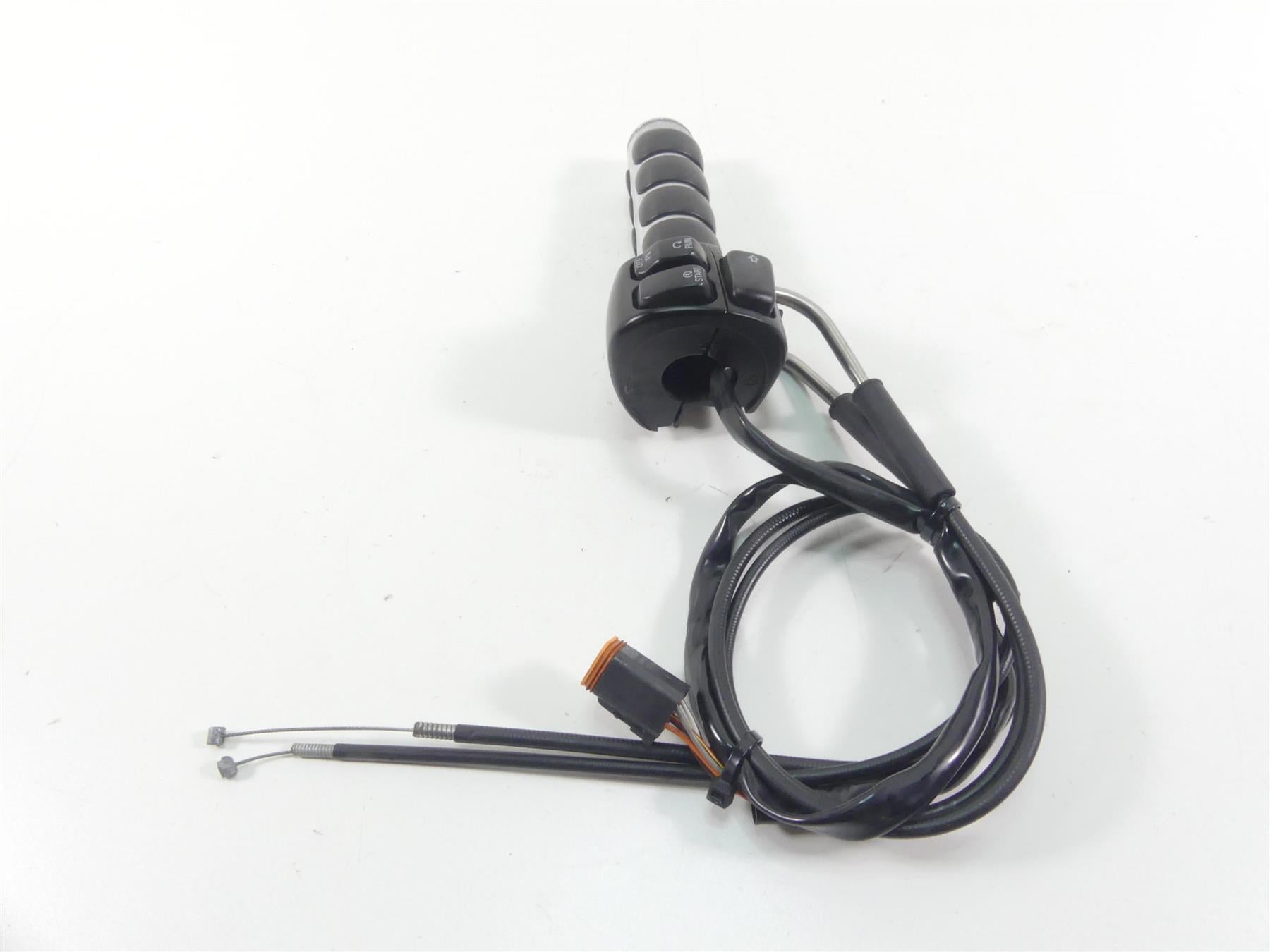 2006 Harley VRSCD Night Rod Right Hand Control Switch + Throttle Grips 71684-06A {{ shop.shopifyCountryName }} - Mototech271