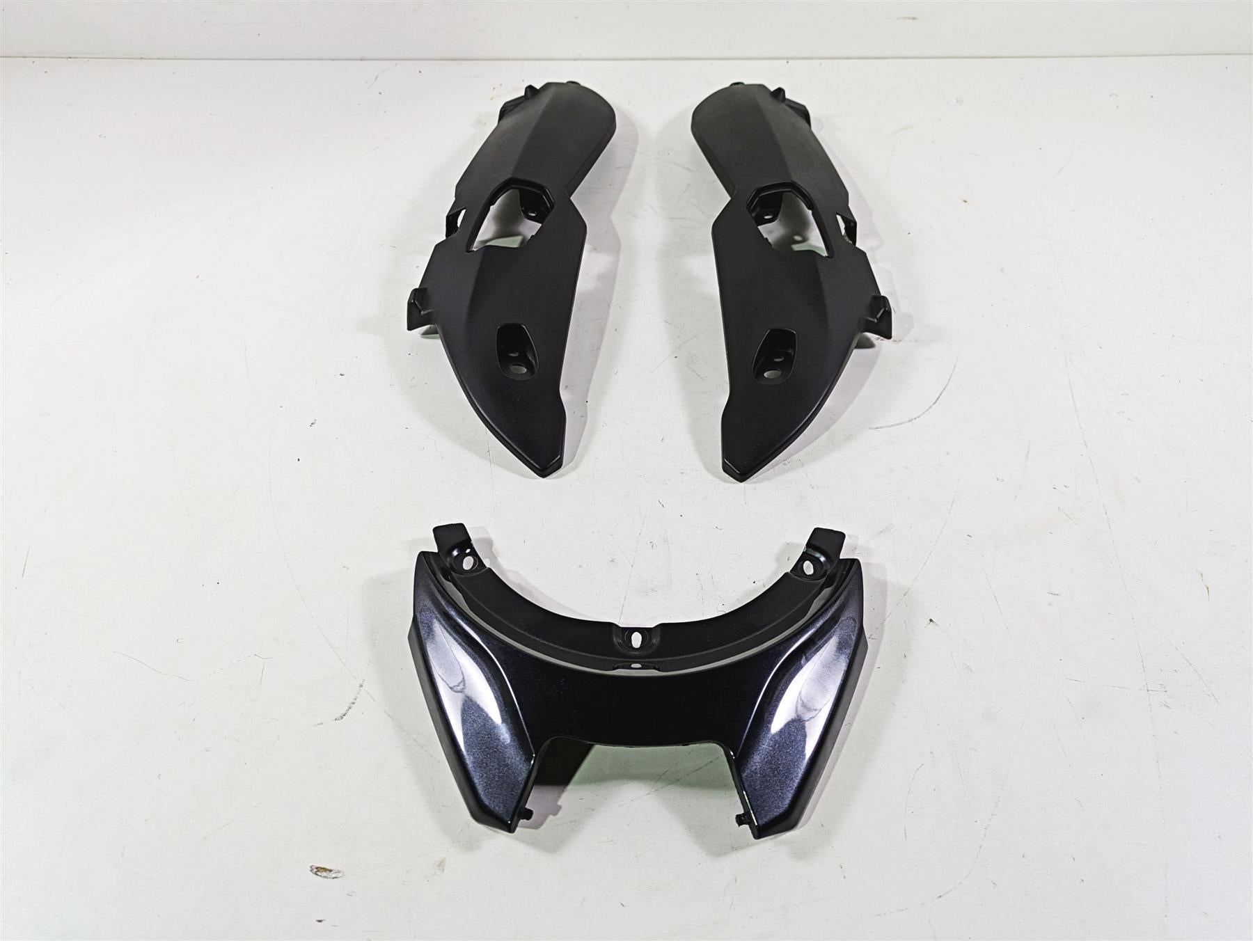2012 BMW R1200R K27 Rear Tail Side Cover Fairing Set 46547727090 46637701554 {{ shop.shopifyCountryName }} - Mototech271