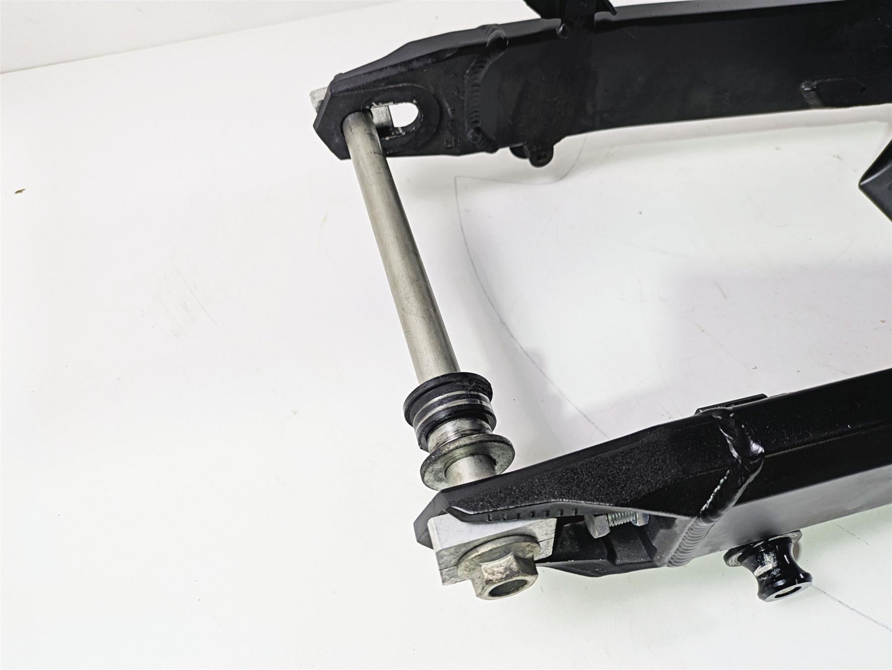 2020 Kawasaki Z900 ZR900 Swingarm Shock & Linkage Set 33001-0732-18R {{ shop.shopifyCountryName }} - Mototech271