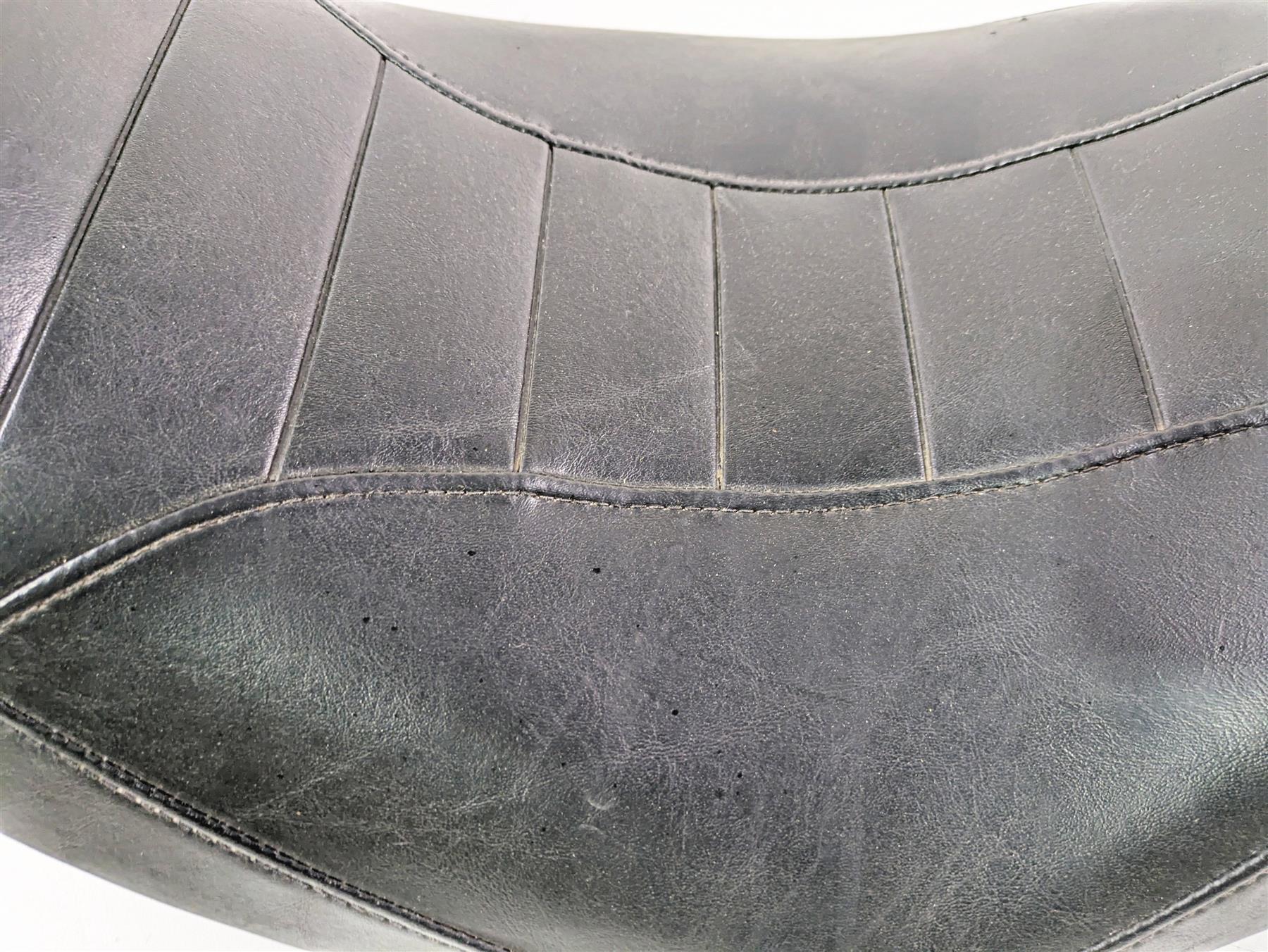 2011 Harley FXDC Dyna Super Glide Seat Saddle 51819-07 {{ shop.shopifyCountryName }} - Mototech271