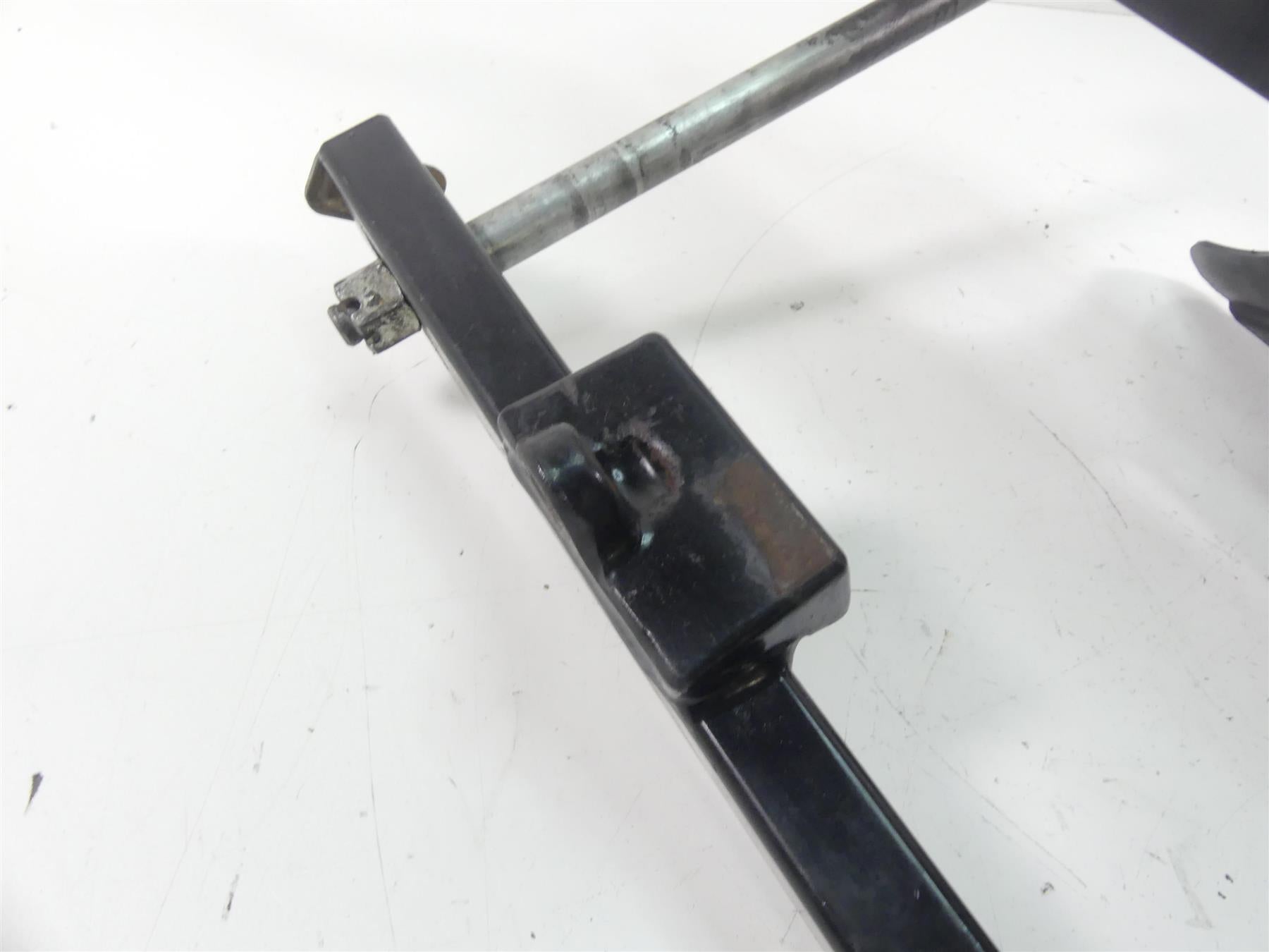 1998 Harley Dyna FXDL Low Rider Rear Swingarm Swing Arm + 3/4" Axle 47820-90A {{ shop.shopifyCountryName }} - Mototech271