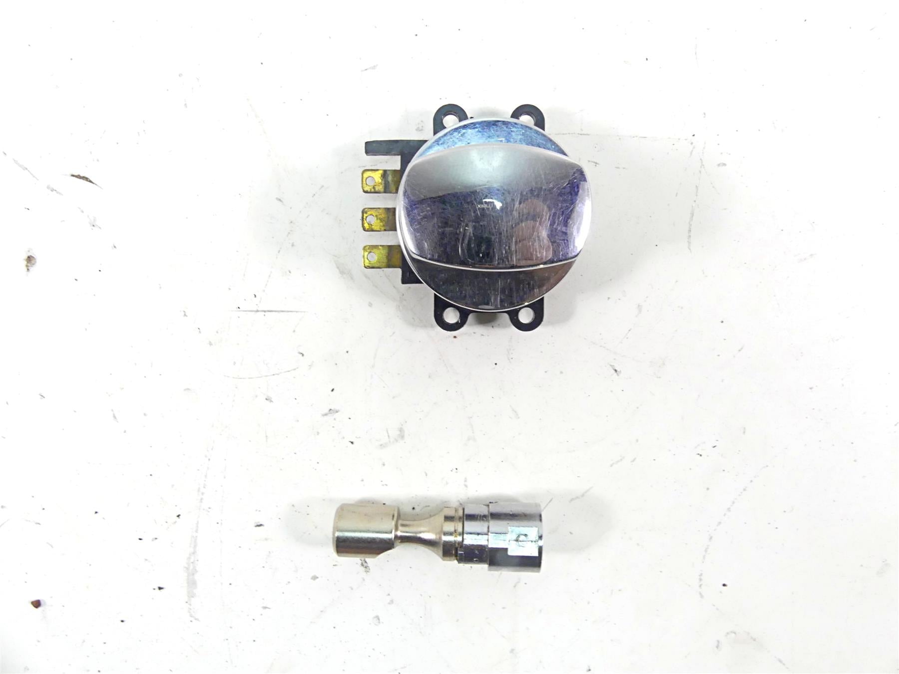 2002 Harley FLSTCI Softail Heritage Ignition Switch Steering Lock Set VIN 71313-96A {{ shop.shopifyCountryName }} - Mototech271