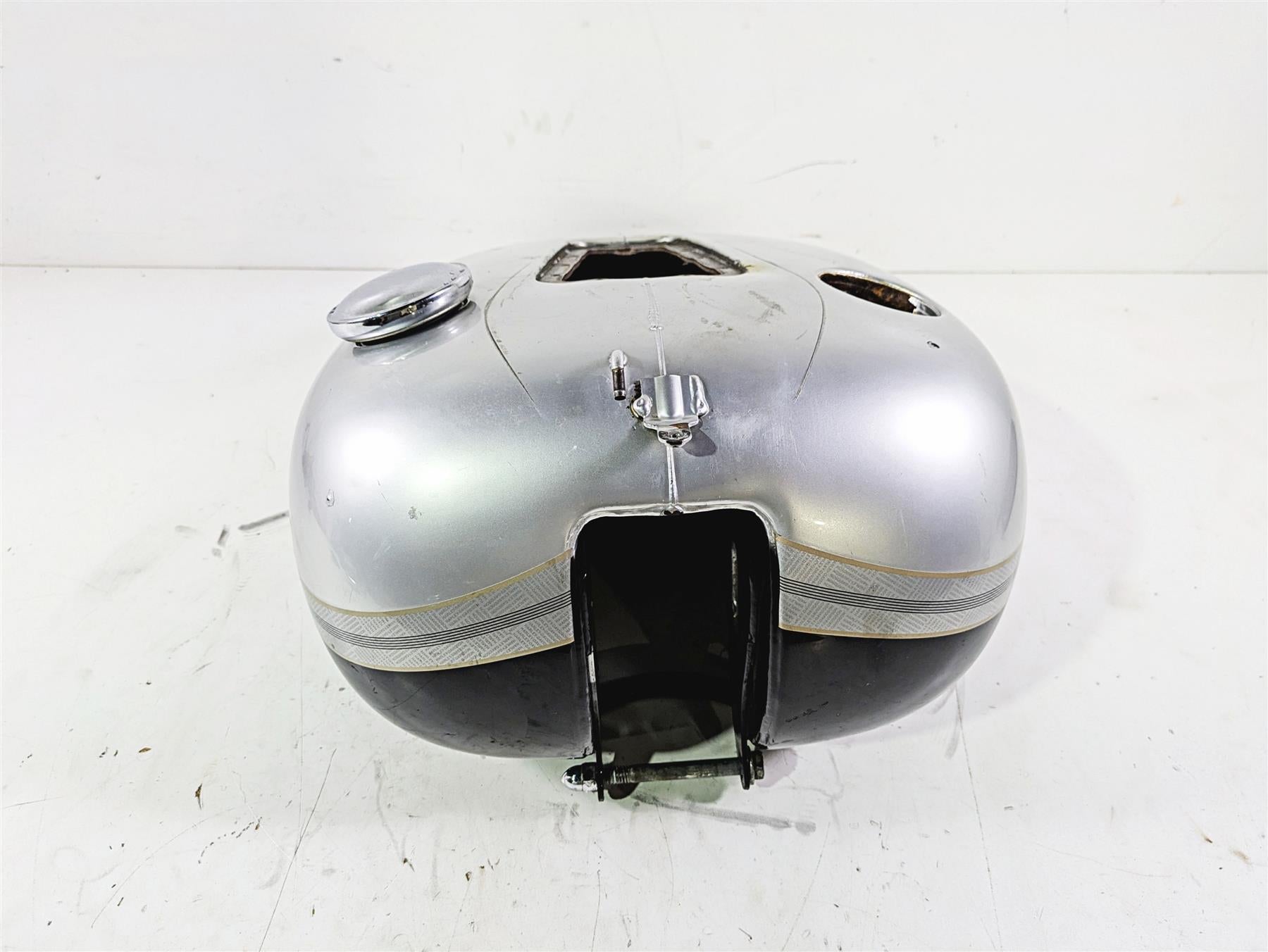 2003 Harley Softail FXSTDI Deuce 100th Fuel Gas Petrol Tank - Read 62082-00D {{ shop.shopifyCountryName }} - Mototech271