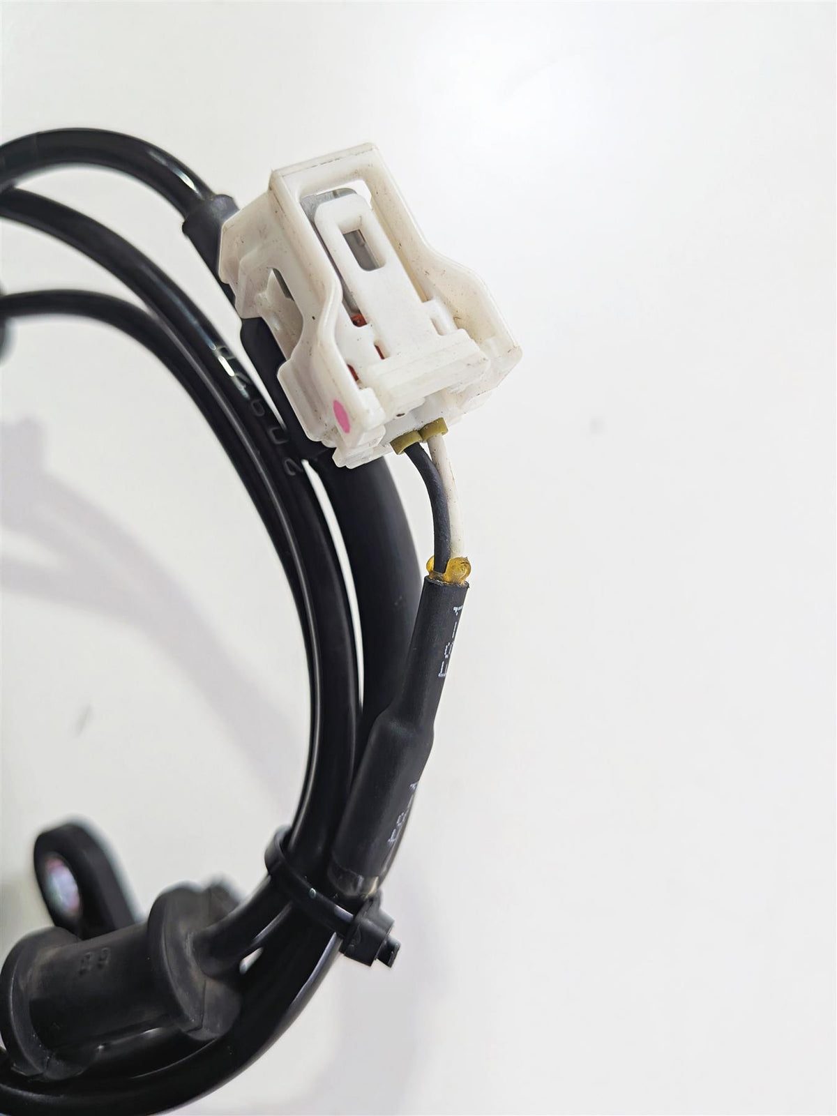 2023 Yamaha MT10 MTN1000 Rear Abs Brake Wheel Speed Sensor 2CR-85980-01-00 {{ shop.shopifyCountryName }} - Mototech271