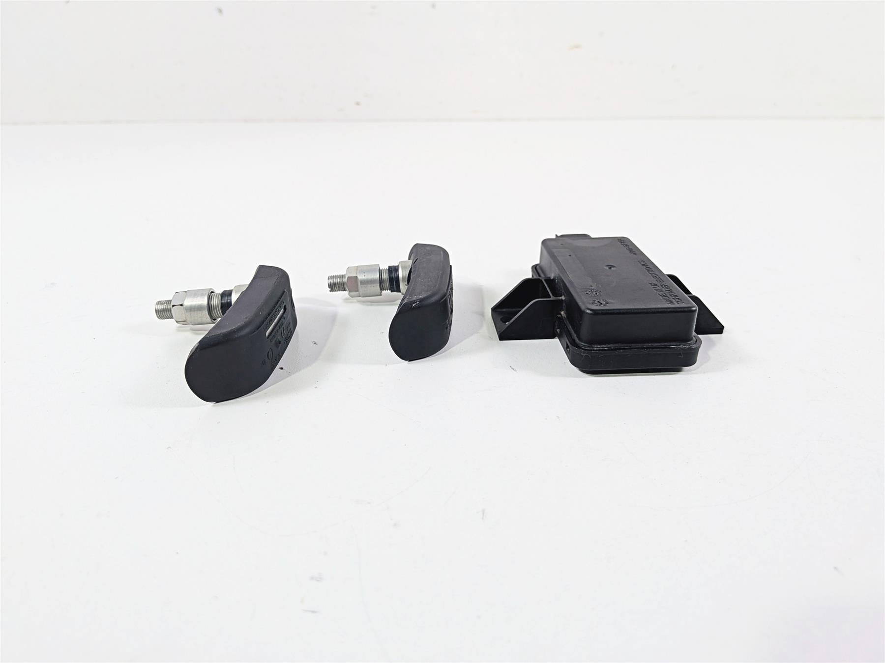 2016 BMW R1200 GS K50 Rdc Sensor & Tire Sensors 65758546222 & 65759832031 {{ shop.shopifyCountryName }} - Mototech271
