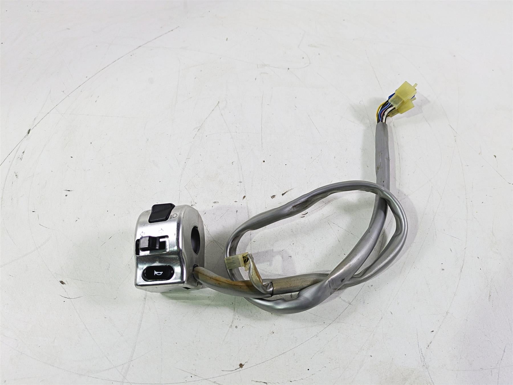 2004 Yamaha XVZ1300 Royal Star Left Hand Control Switch 4XY-83972-00-00 {{ shop.shopifyCountryName }} - Mototech271