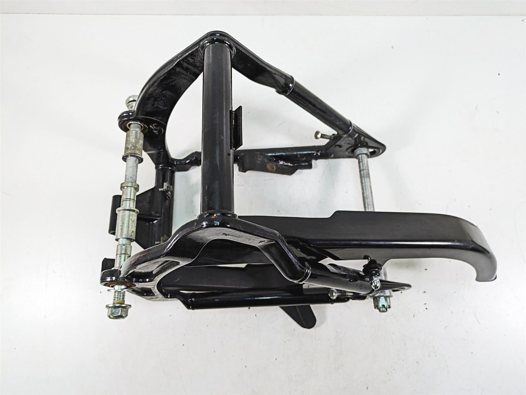 2006 Harley FLSTI Softail Heritage Straight Rear Swingarm Swing Arm 47573-00A {{ shop.shopifyCountryName }} - Mototech271