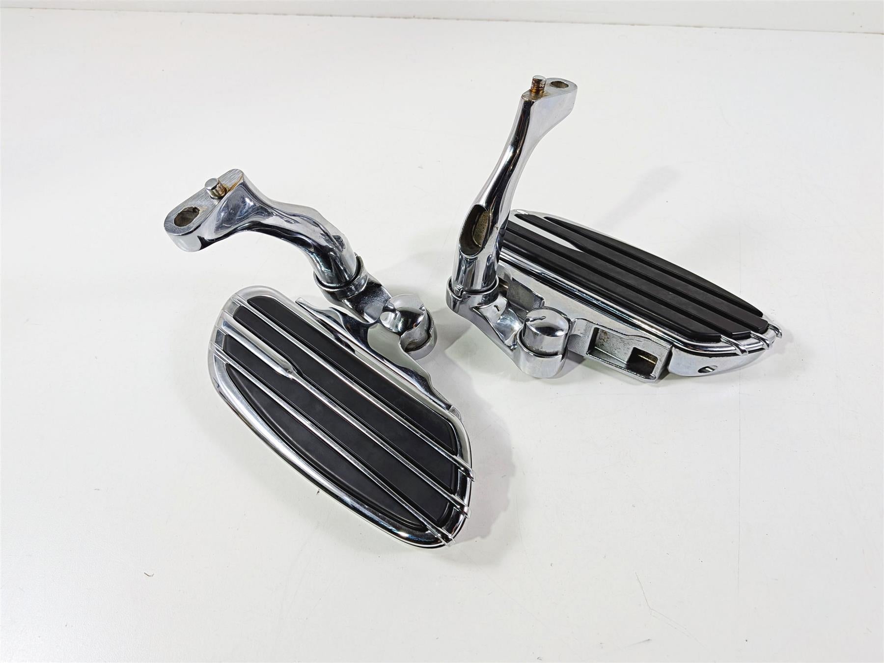 2011 Harley Touring FLHTCU CVO Electra Glide Passenger Floor Boards 50701-04-Mototech271