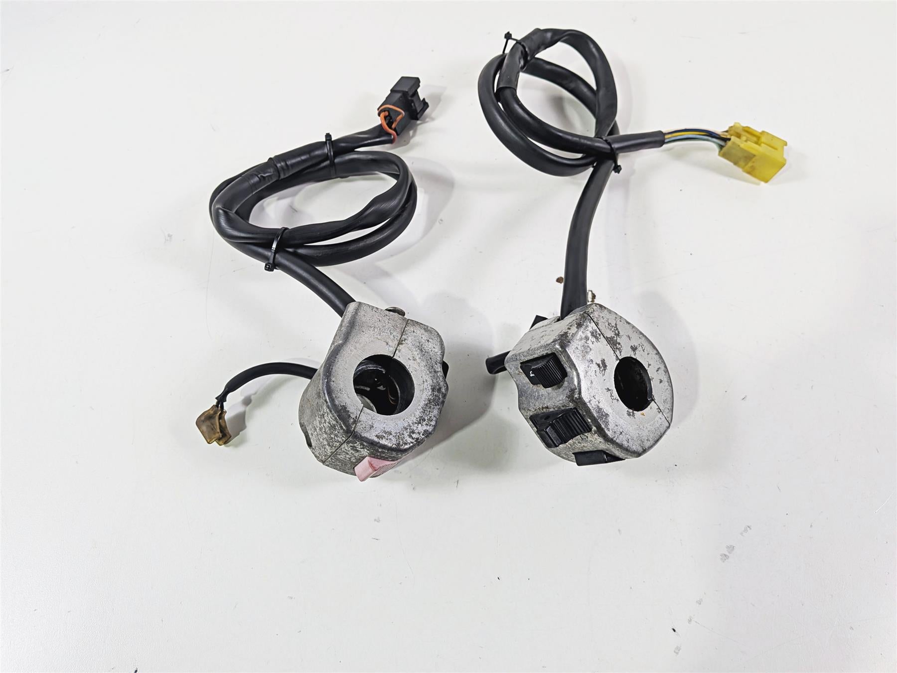 2001 Suzuki VZ800 Marauder Hand Control Switch Set 37200-48E30 37400-48E10 {{ shop.shopifyCountryName }} - Mototech271