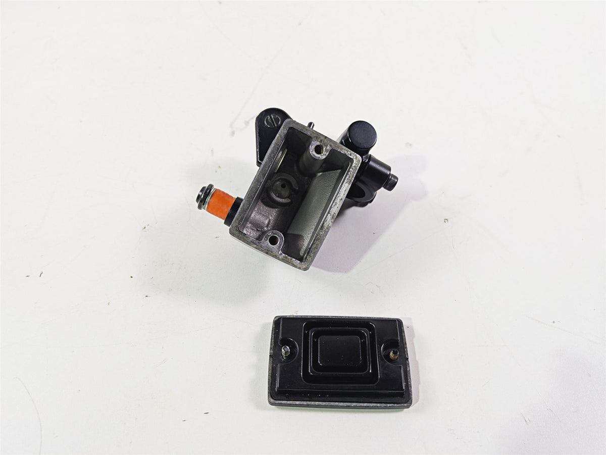 2009 Yamaha FZ1 FZS10 Fazer Brembo Front Brake Master Cylinder 3C3-W2587-00-00 {{ shop.shopifyCountryName }} - Mototech271