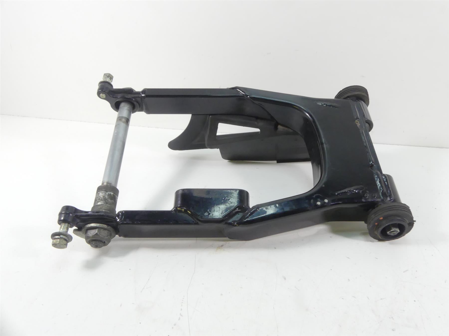2007 Harley Touring FLHTCU SE CVO Electra Glide Swingarm + 1" Axle 47549-02A {{ shop.shopifyCountryName }} - Mototech271