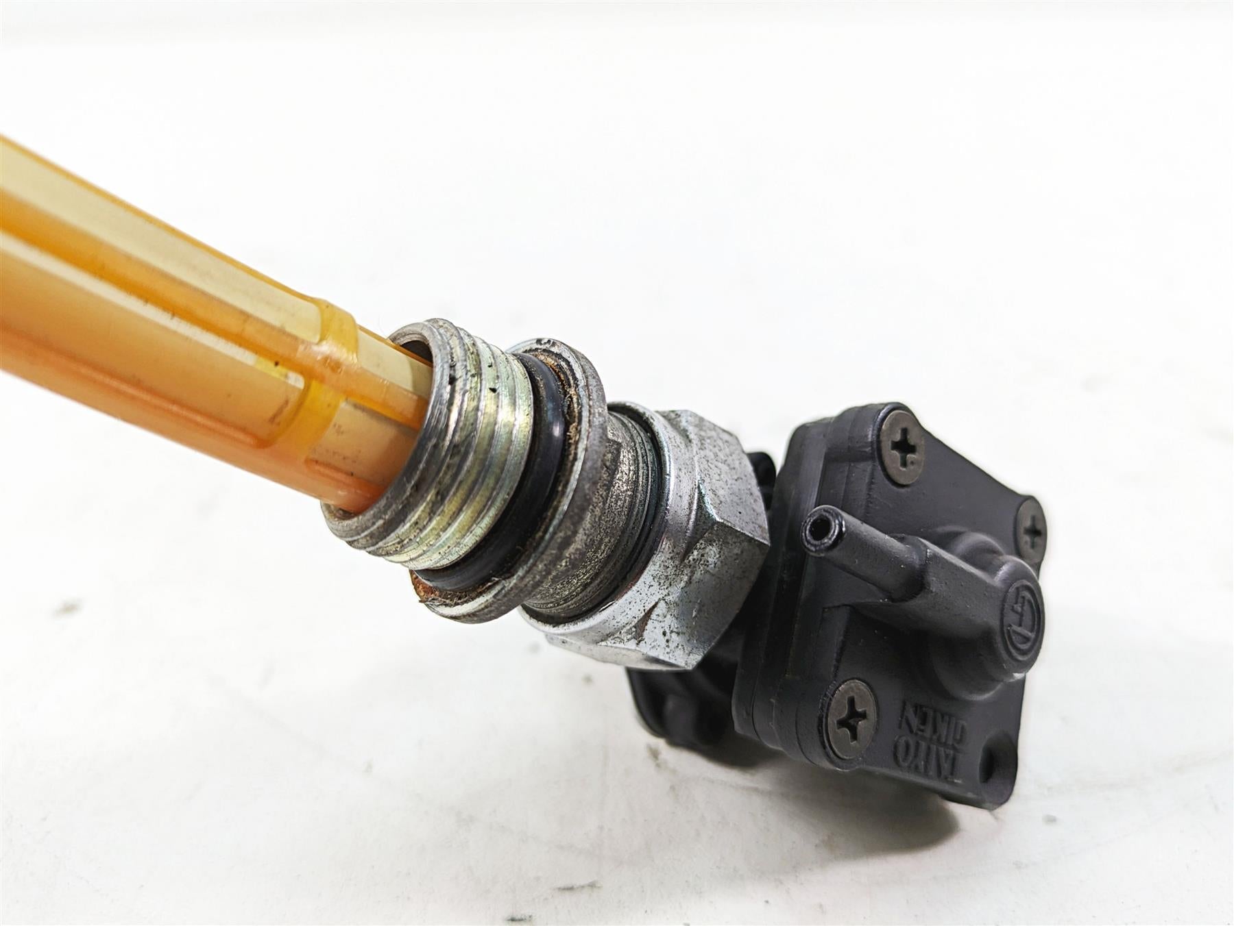2005 Harley Dyna FXDL Low Rider Fuel Gas Valve Petcock Pet Cock 61338-02 {{ shop.shopifyCountryName }} - Mototech271