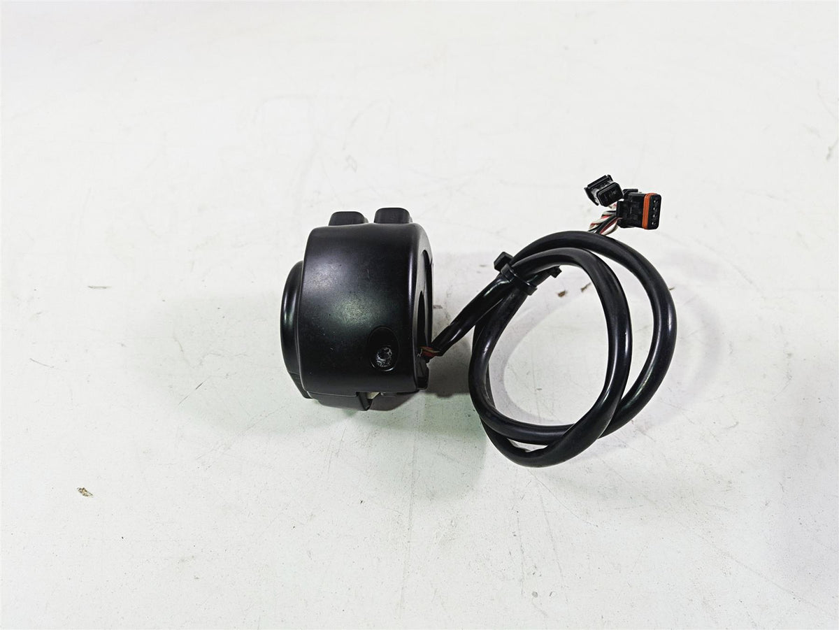 2018 Harley FXBR Softail Breakout Right Hand Start Stop Control Switch 71500462 {{ shop.shopifyCountryName }} - Mototech271
