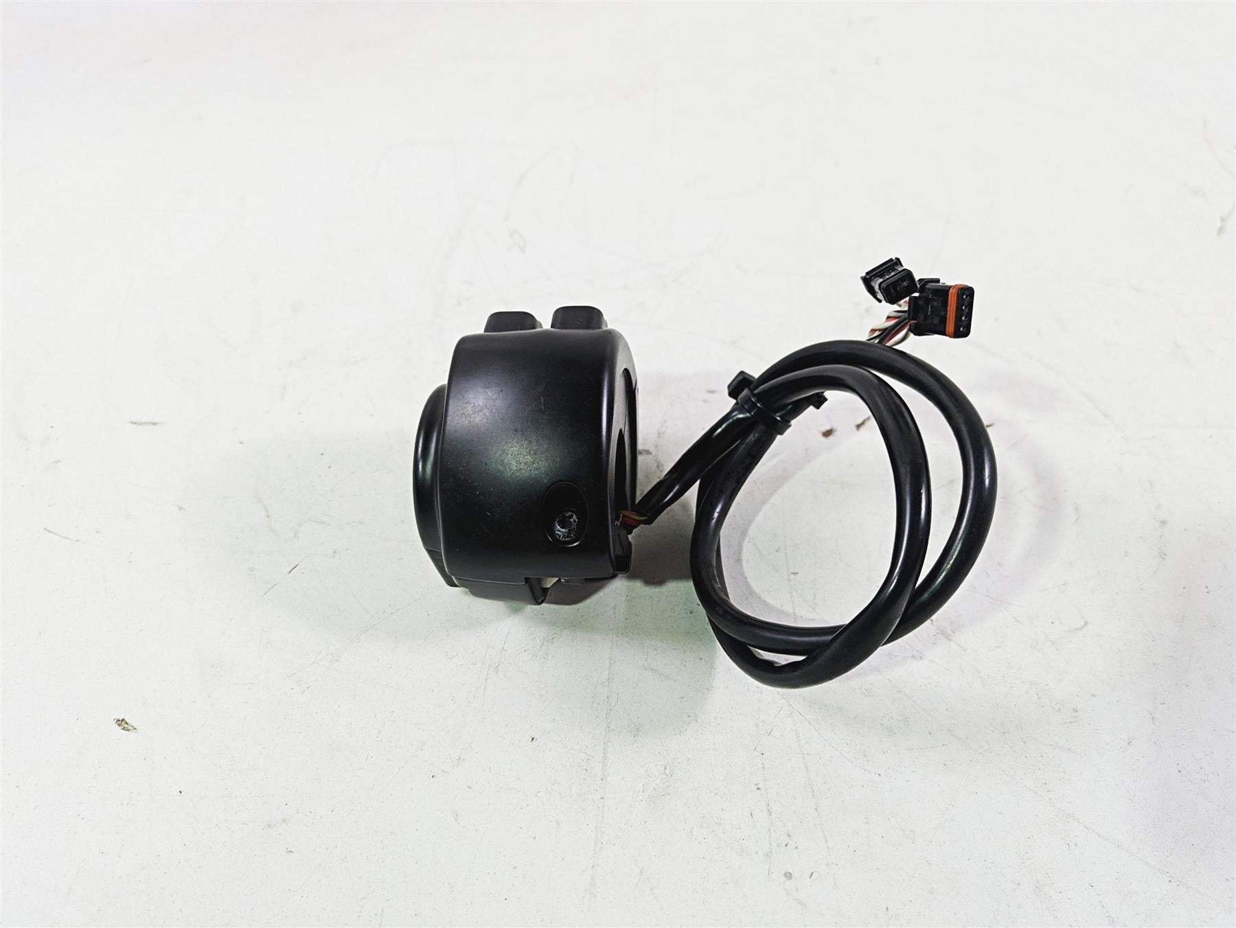 2018 Harley FXBR Softail Breakout Right Hand Start Stop Control Switch 71500462 {{ shop.shopifyCountryName }} - Mototech271
