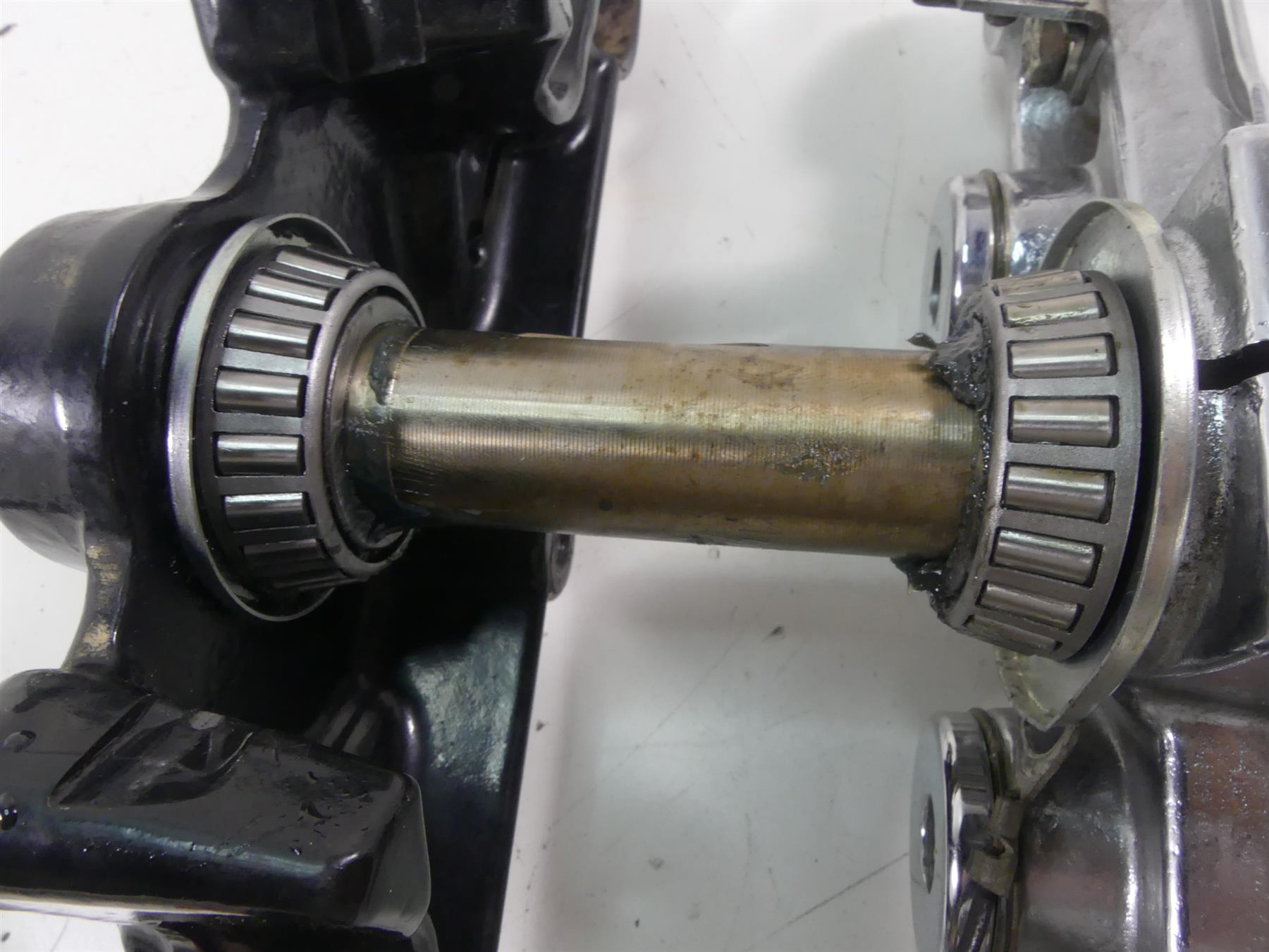 2004 Harley Softail FLSTFI Fat Boy Upper & Lower Triple Tree Set 41mm 45456-86B {{ shop.shopifyCountryName }} - Mototech271