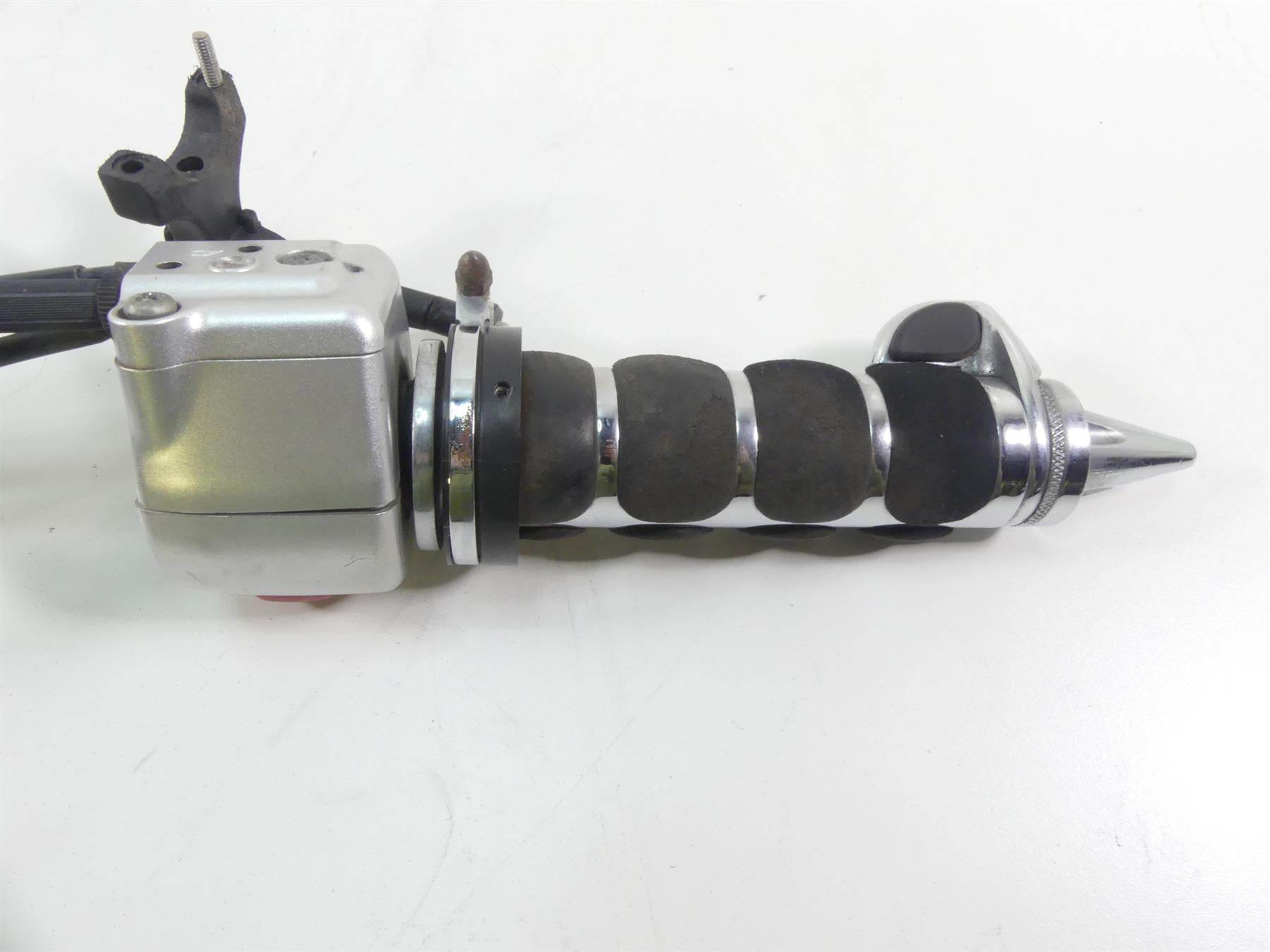 2007 Suzuki M109R VZR1800 Boulevard Right Control Switch Throttle 37200-48GA1 {{ shop.shopifyCountryName }} - Mototech271