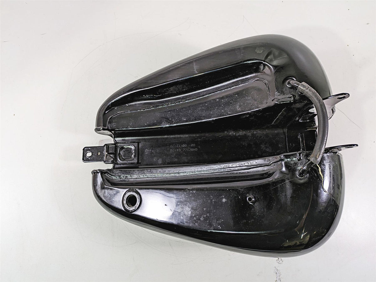 2008 Harley FLSTC Softail Heritage Fuel Gas Petrol Tank 5 Gallon - Read 61000800 {{ shop.shopifyCountryName }} - Mototech271