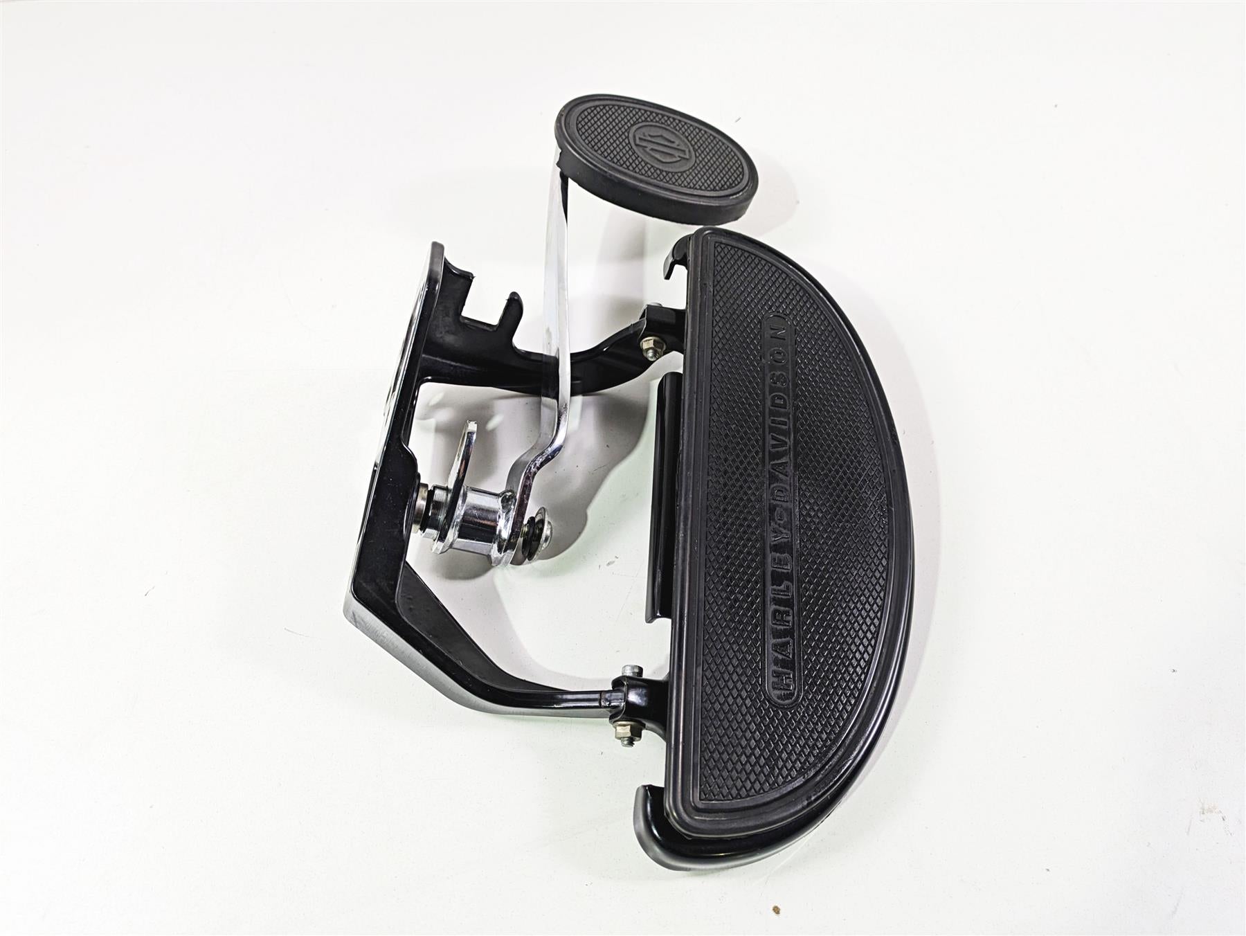 2014 Harley FLS Softail Slim Right Front Floorboard & Brake Pedal 42431-11 {{ shop.shopifyCountryName }} - Mototech271
