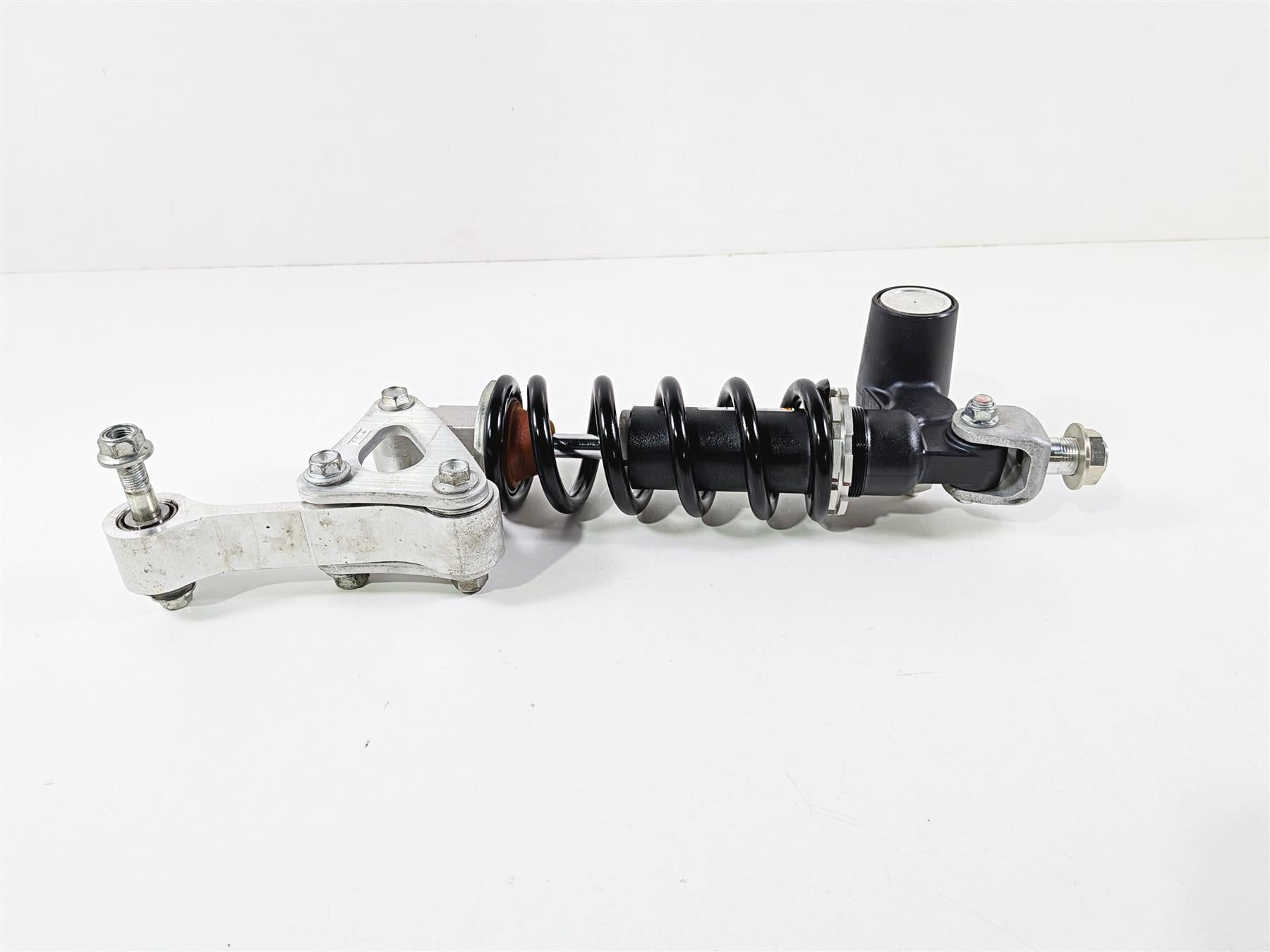 2024 Suzuki GSXR 600 Rear Shock Suspension Damper Black Spring 62100-14851-019 {{ shop.shopifyCountryName }} - Mototech271