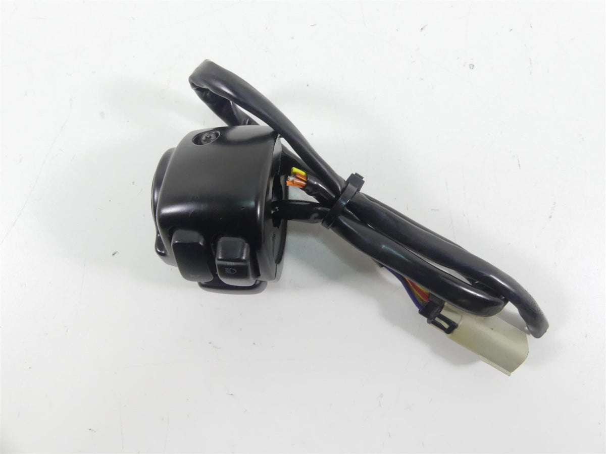 2011 Harley VRSCF Muscle Rod Left Hand Blinker Control Switch - Read 71682-06A {{ shop.shopifyCountryName }} - Mototech271