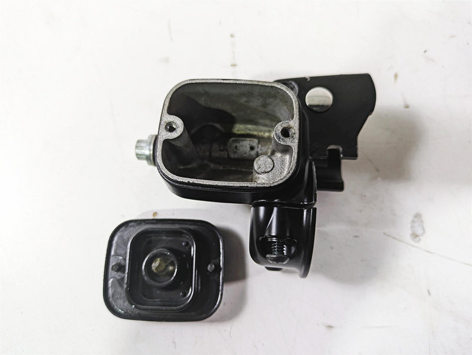 2003 Harley Dyna FXDL Low Rider 100TH Front Brake Master Cylinder 45019-96E {{ shop.shopifyCountryName }} - Mototech271