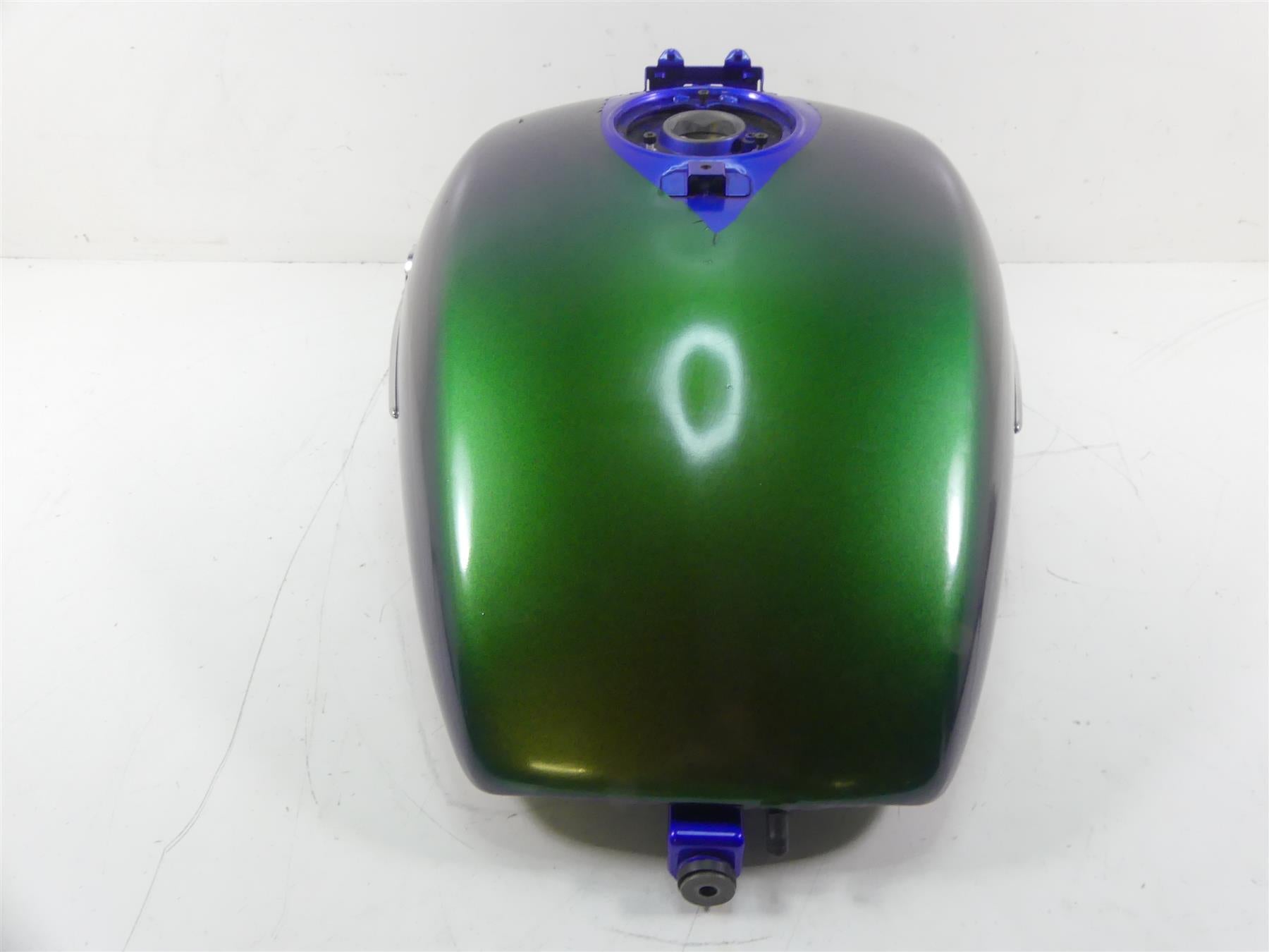 2004 Kawasaki VN1600 Meanstreak Fuel Gas Petrol Tank - No Dents 51083-5114-660 {{ shop.shopifyCountryName }} - Mototech271
