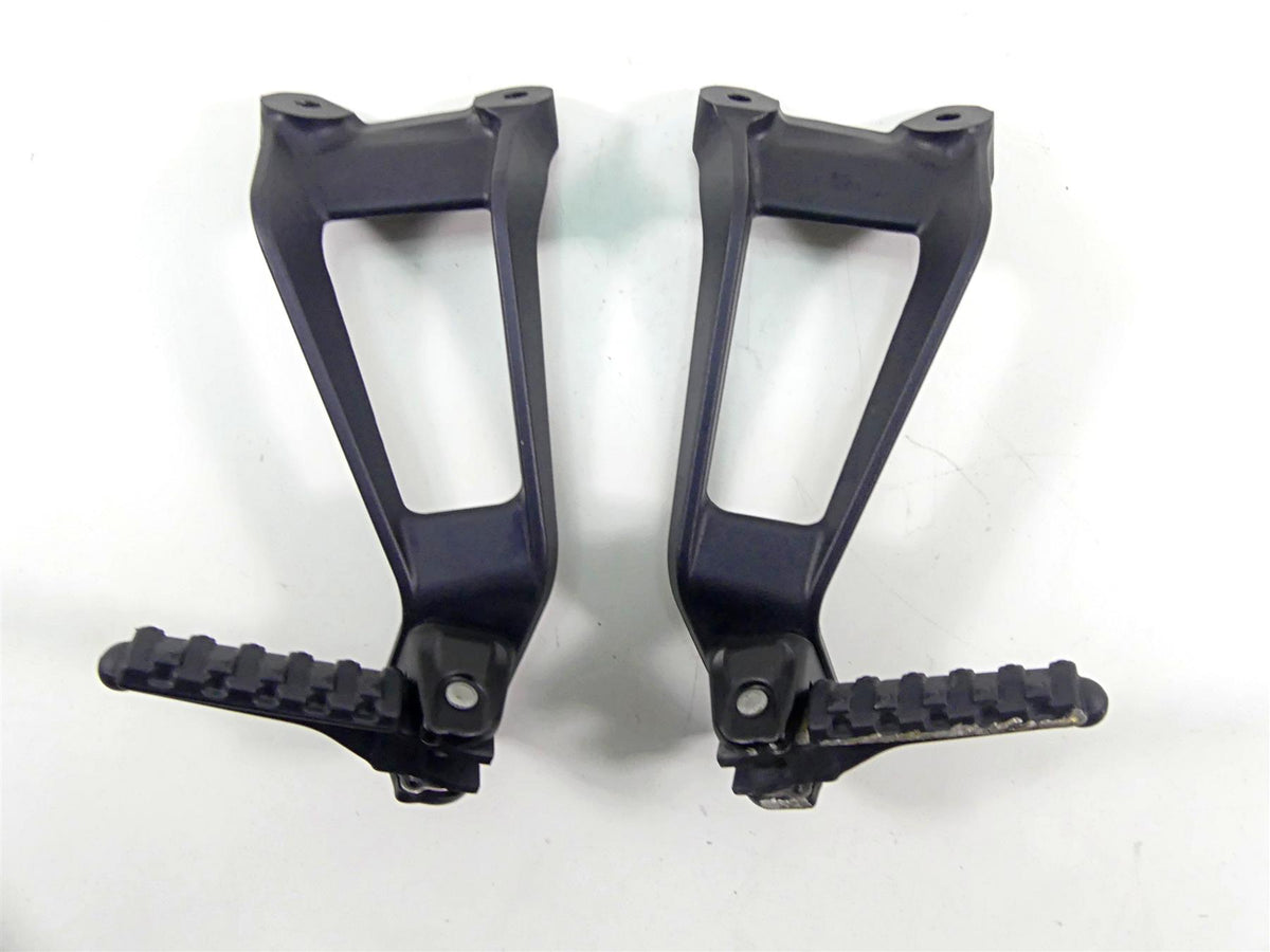 2016 KTM 1290 Super Duke R Rear Passenger Footpeg Foot Peg Set 6130304800033S {{ shop.shopifyCountryName }} - Mototech271
