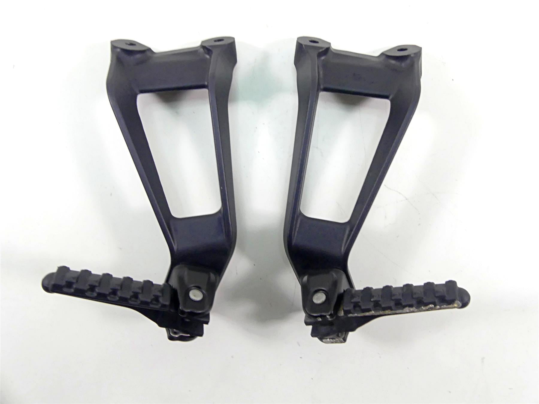 2016 KTM 1290 Super Duke R Rear Passenger Footpeg Foot Peg Set 6130304800033S {{ shop.shopifyCountryName }} - Mototech271