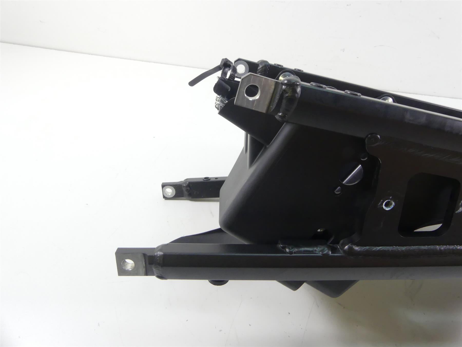 2017 Yamaha XT1200Z Super Tenere Rear Subframe & Inner Fender Set 2BS-21190-10 {{ shop.shopifyCountryName }} - Mototech271