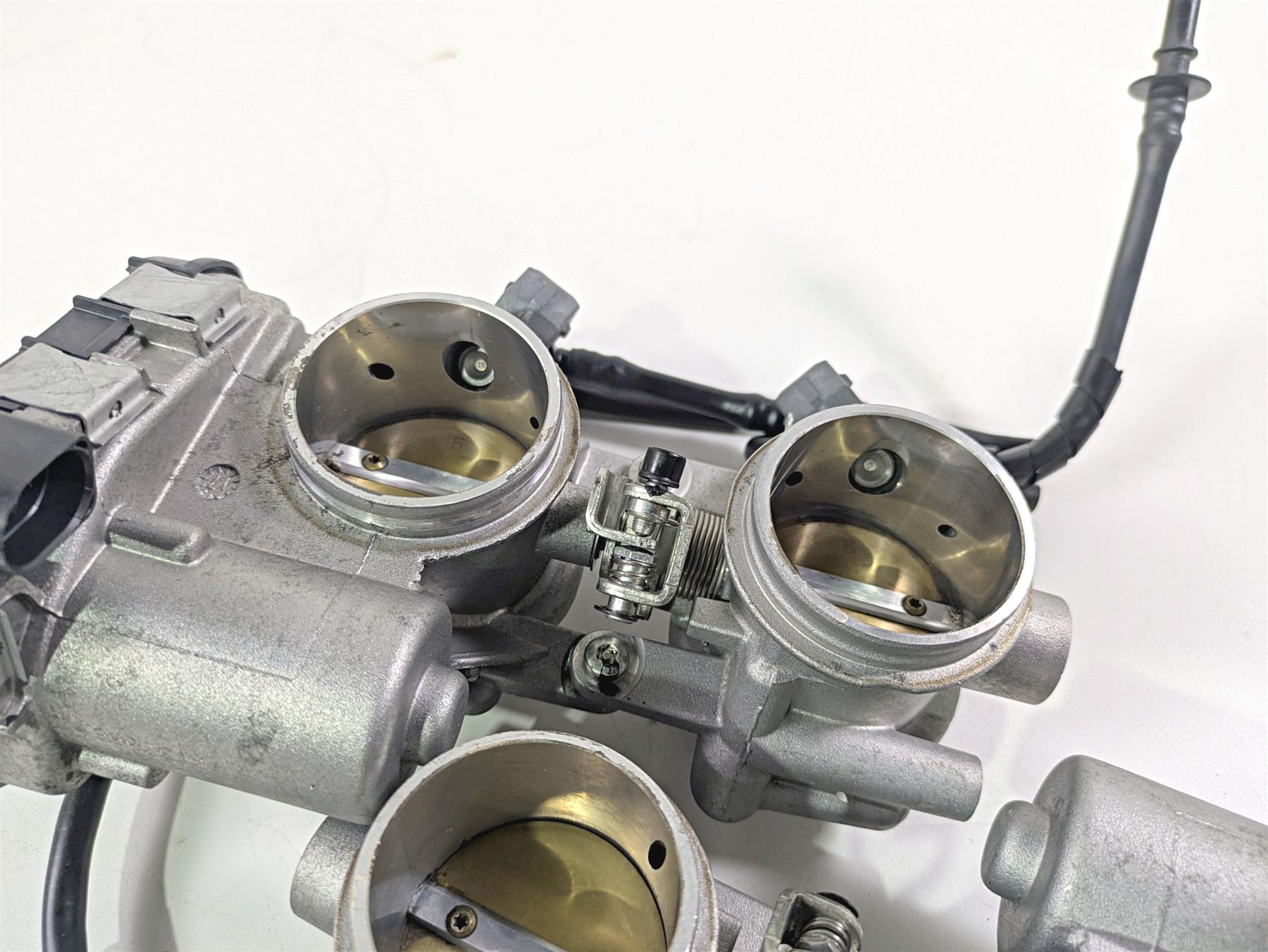 2017 Aprilia RSV 1100 Tuono V4 Factory Front Rear Throttle Bodies 857303 857304 {{ shop.shopifyCountryName }} - Mototech271