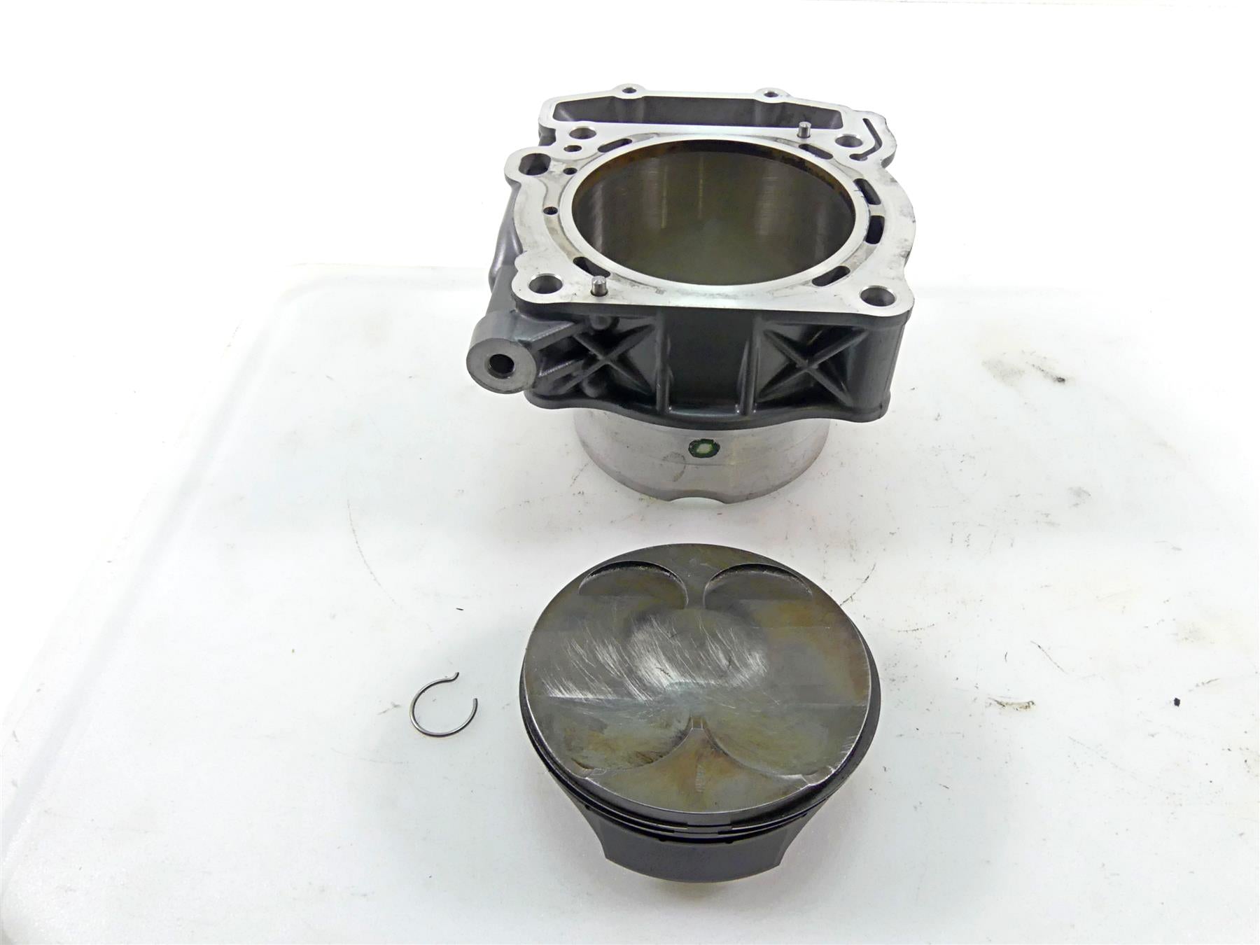2016 KTM 1290 Super Duke R Front Cylinder Jug & Piston Set 6133003820024 {{ shop.shopifyCountryName }} - Mototech271