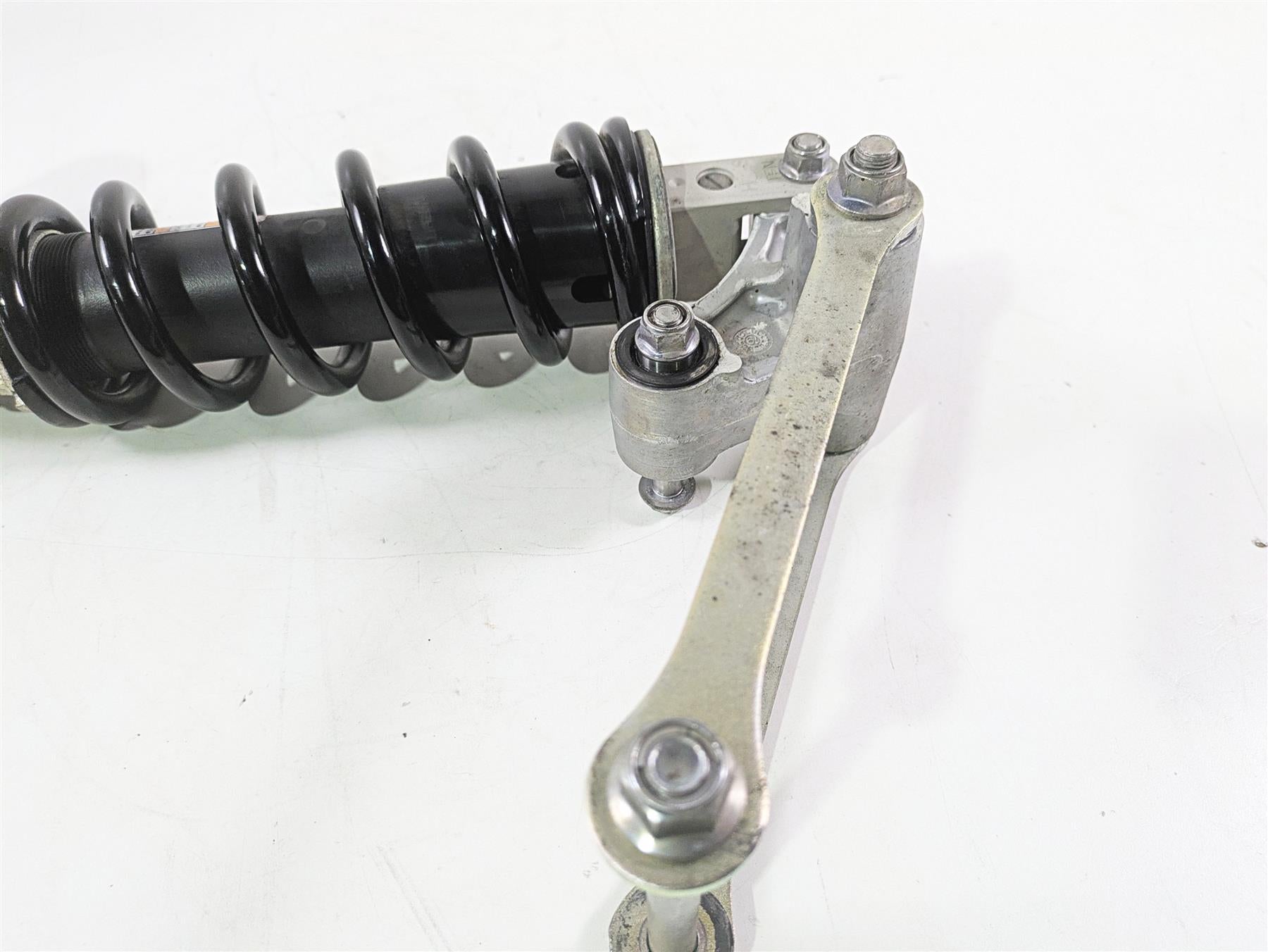 2020 Kawasaki ZX6R ZX636 Ninja Rear Suspension Shock Black 45014-0393-52E {{ shop.shopifyCountryName }} - Mototech271