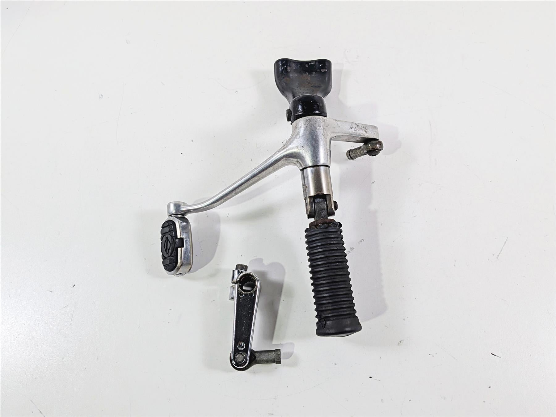 2006 Harley Sportster XL1200 C Front Left Footpeg & Shifter Parts FW 42651-04 {{ shop.shopifyCountryName }} - Mototech271