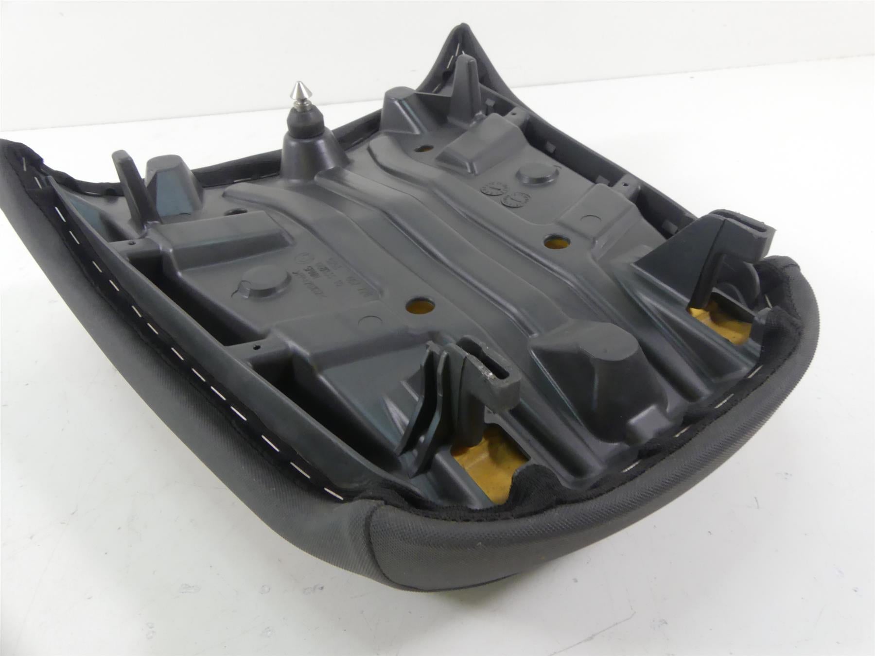 2009 BMW R1200GS K25 Rear Passenger Pillion Saddle Seat - Nice! 52537667726 {{ shop.shopifyCountryName }} - Mototech271