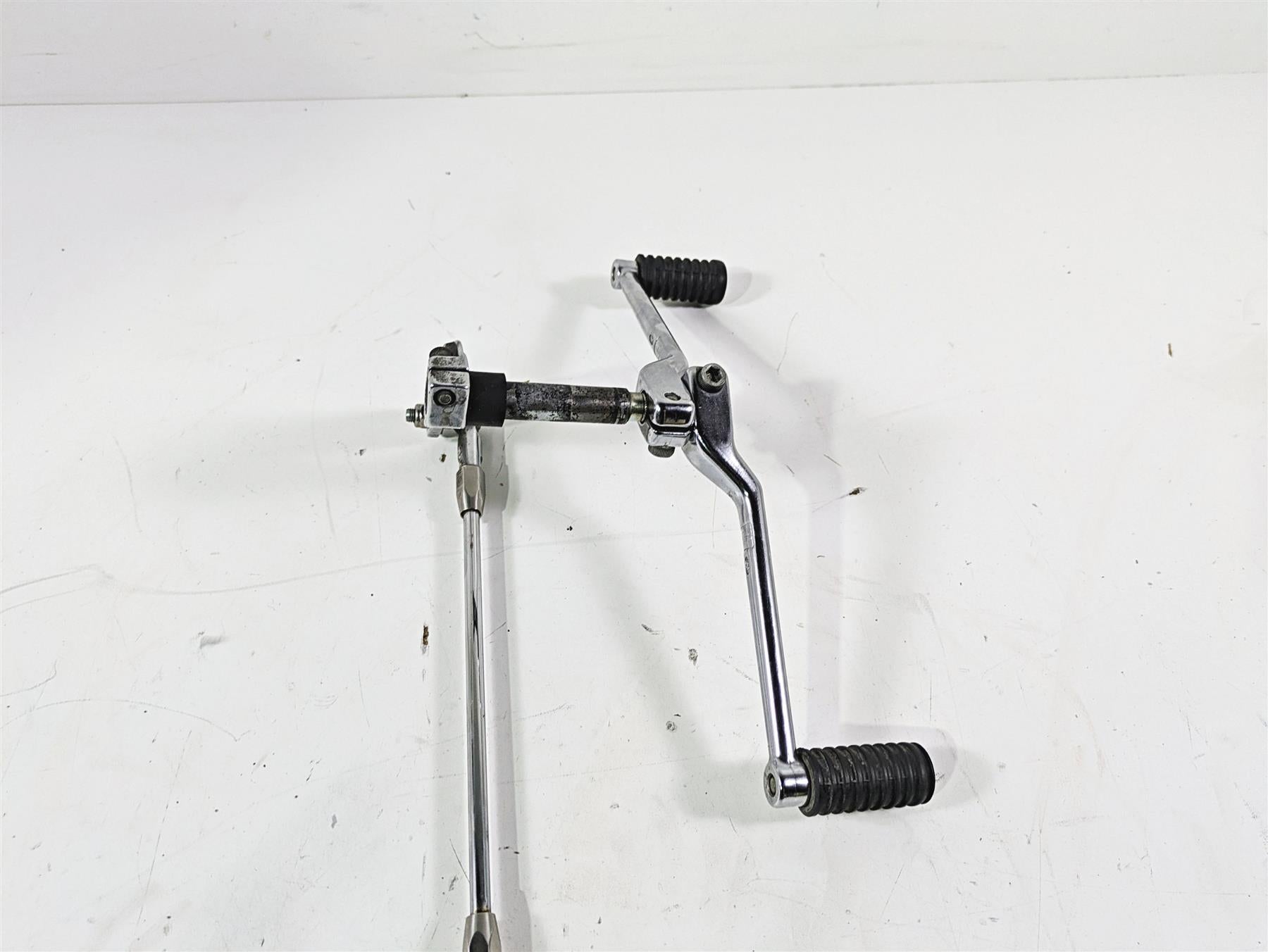 2008 Harley Touring FLHTCU E-Glide 105TH Heel Toe Shifter Lever Set 33895-82E {{ shop.shopifyCountryName }} - Mototech271