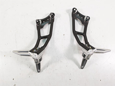 2017 Mv Agusta Dragster 800 Rear Passenger Footpeg Set 80B0B8764 80B0B8765 {{ shop.shopifyCountryName }} - Mototech271
