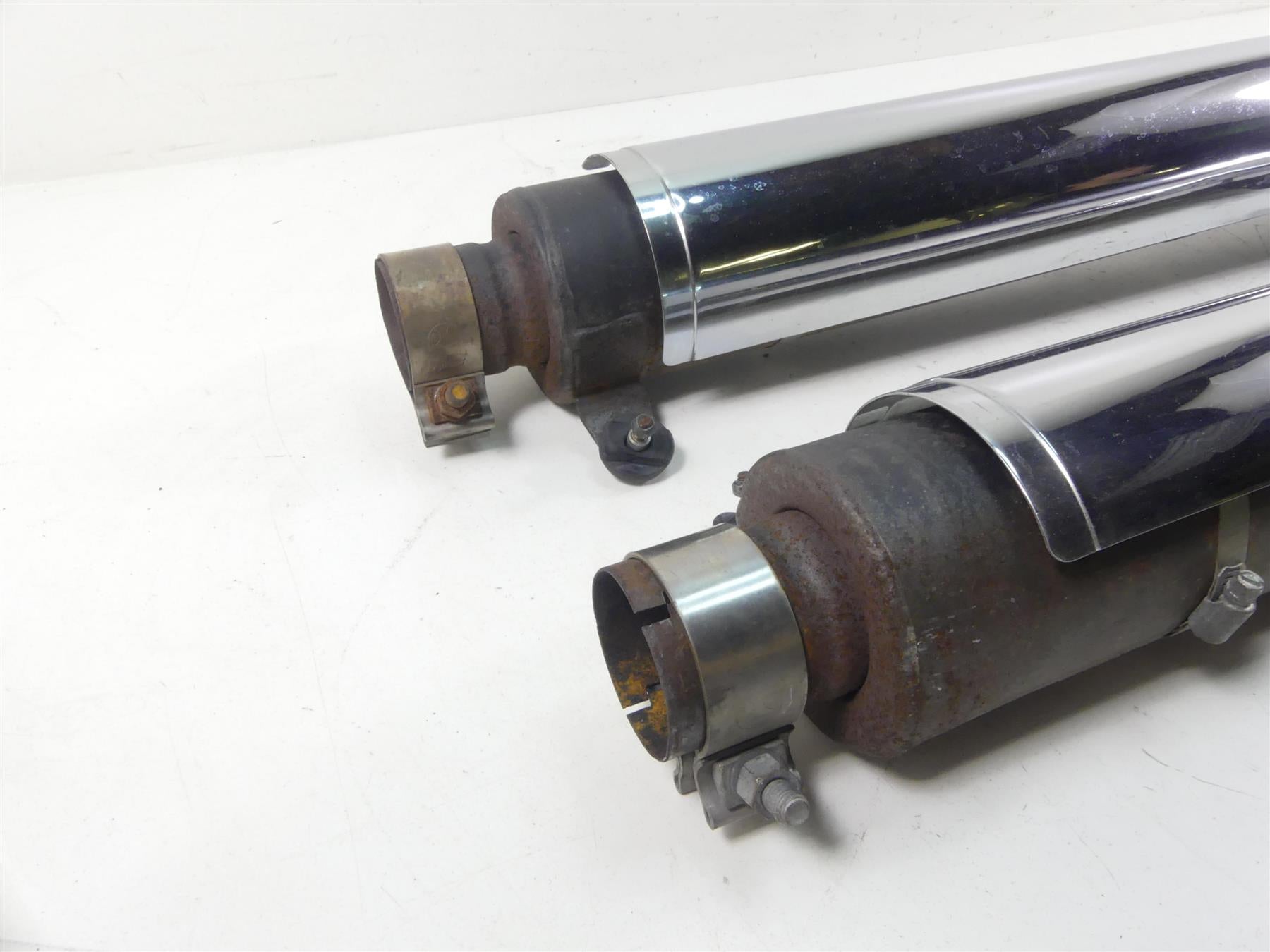 2011 Victory Vision Tour Oem Exhaust Muffler Silencer Pipe Set 1262226 1262225 {{ shop.shopifyCountryName }} - Mototech271