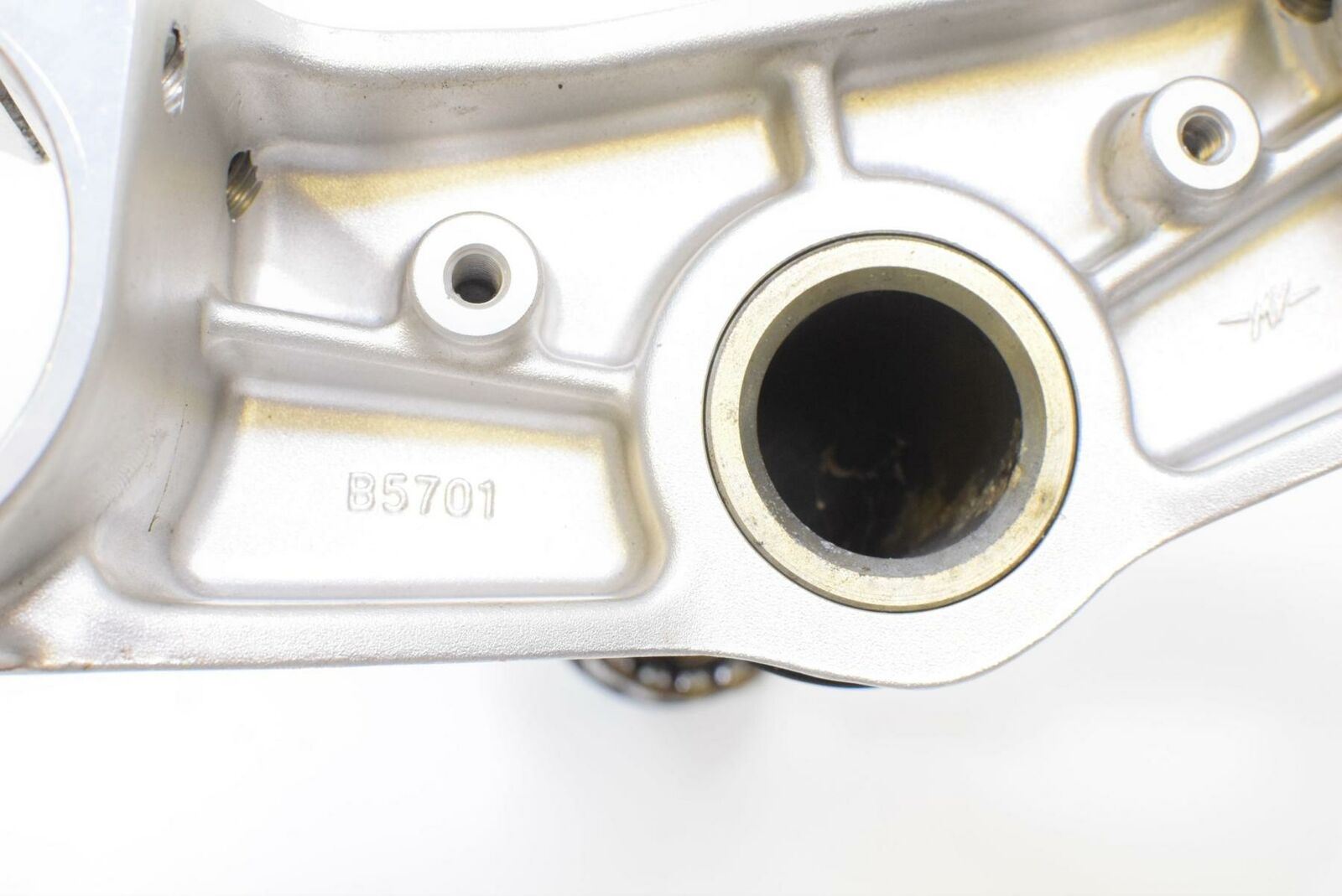 2015 MV Agusta B3 Brutale 675 Lower Triple Tree Steering Yoke 8000B5701 {{ shop.shopifyCountryName }} - Mototech271
