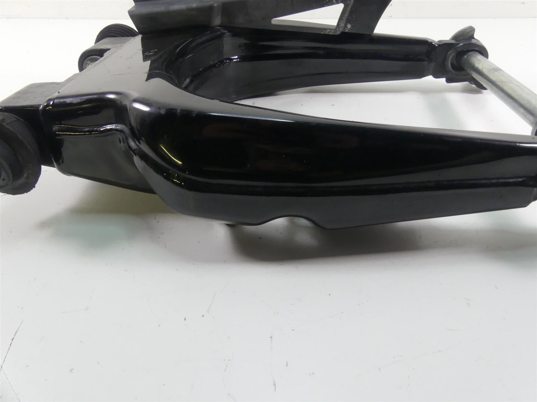2012 Harley Touring FLHTP Electra Glide Rear Swingarm & 25mm Axle 47549-09A {{ shop.shopifyCountryName }} - Mototech271