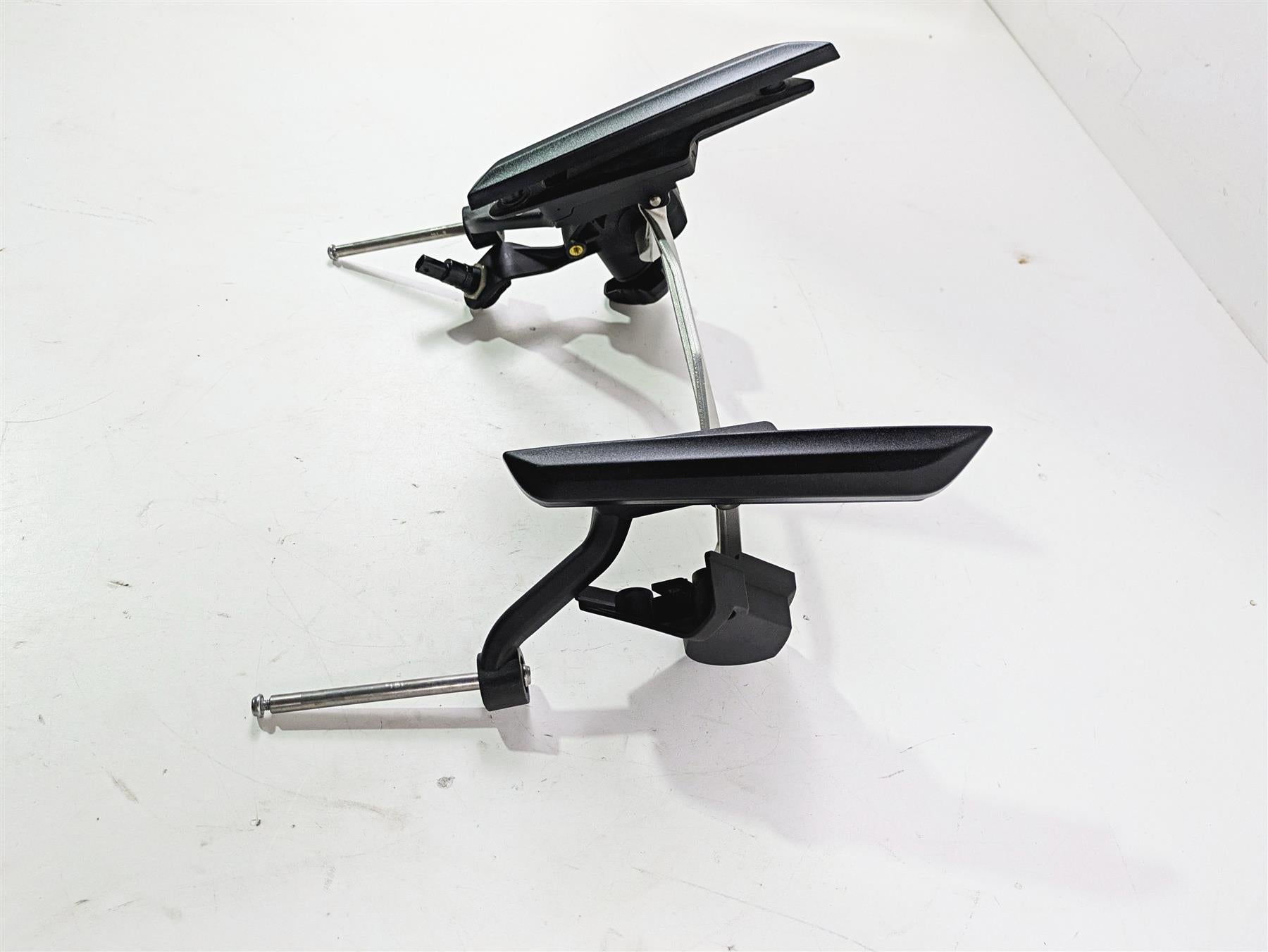 2015 BMW R1200 GS Adv K51 Front Windshield Adjustment Mount Set 46638536083 {{ shop.shopifyCountryName }} - Mototech271