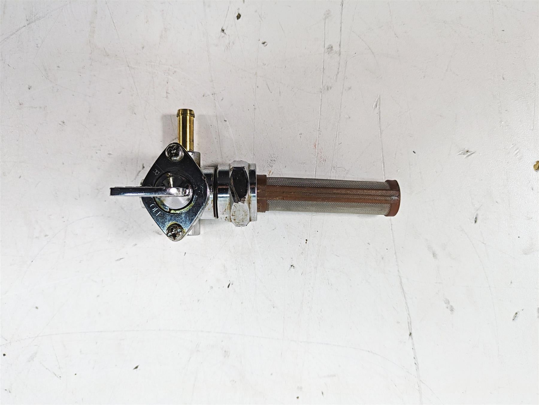 2000 Harley FXSTS Softail Springer Fuel Gas Petrol Valve Petcock 61338-94D {{ shop.shopifyCountryName }} - Mototech271