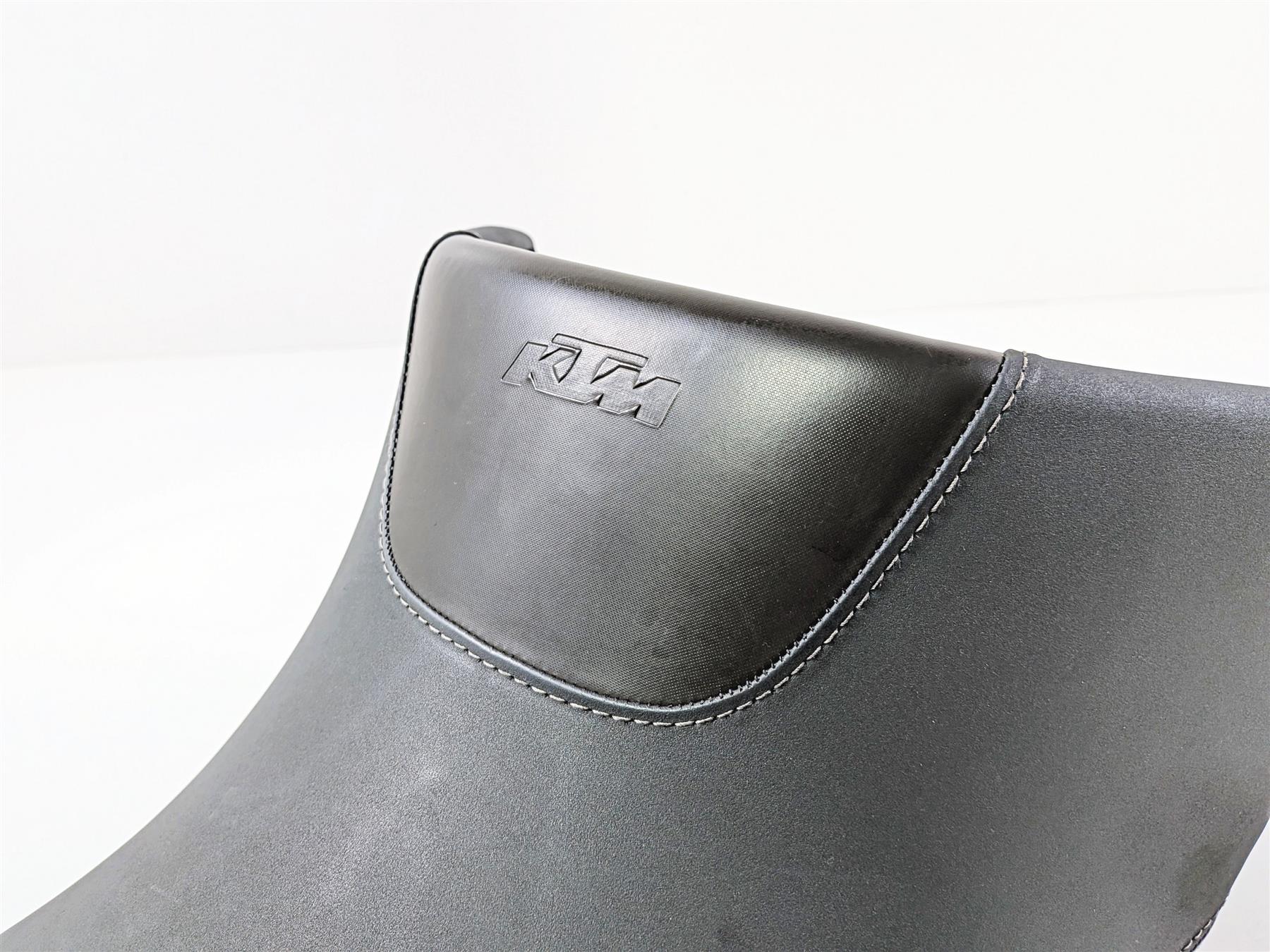 2016 KTM 1290 Super Adventure Front Seat Saddle Heated 60407040000 {{ shop.shopifyCountryName }} - Mototech271