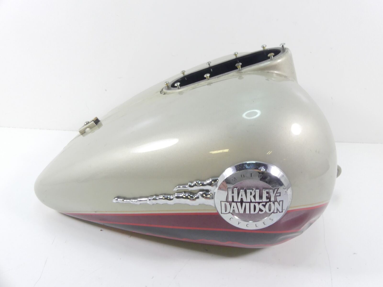 2006 Harley Touring FLHTCU SE CVO Fuel Gas Petrol Tank Reservoir - Dented 61356-