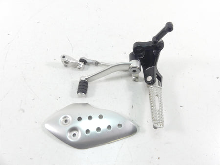 2017 Triumph Thruxton 1200 R Left Front Footpeg Shifter Set T2088079 T2081562 {{ shop.shopifyCountryName }} - Mototech271