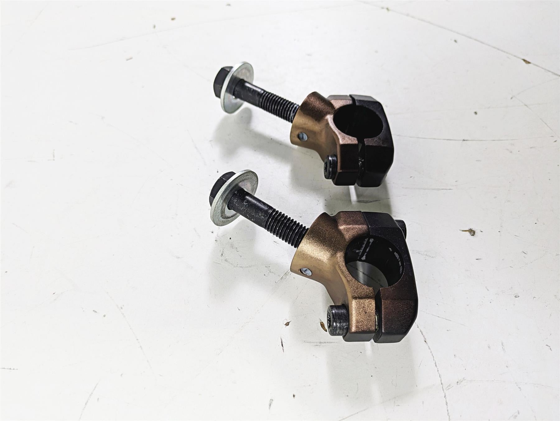 2012 Victory Cross Country Handlebar Holder Riser Set 5136704 5136703 {{ shop.shopifyCountryName }} - Mototech271